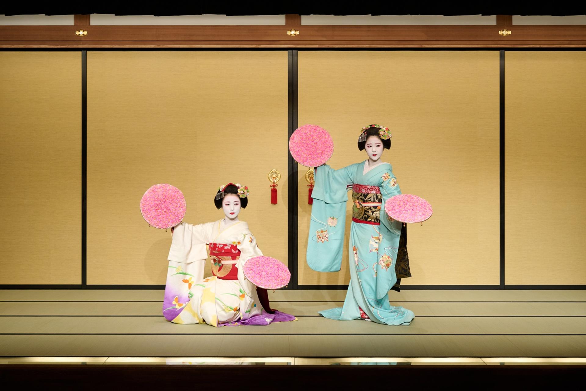 Kyoto Gion Night Tour: Experience Japan's Traditional Culture - Thumbnail 15
