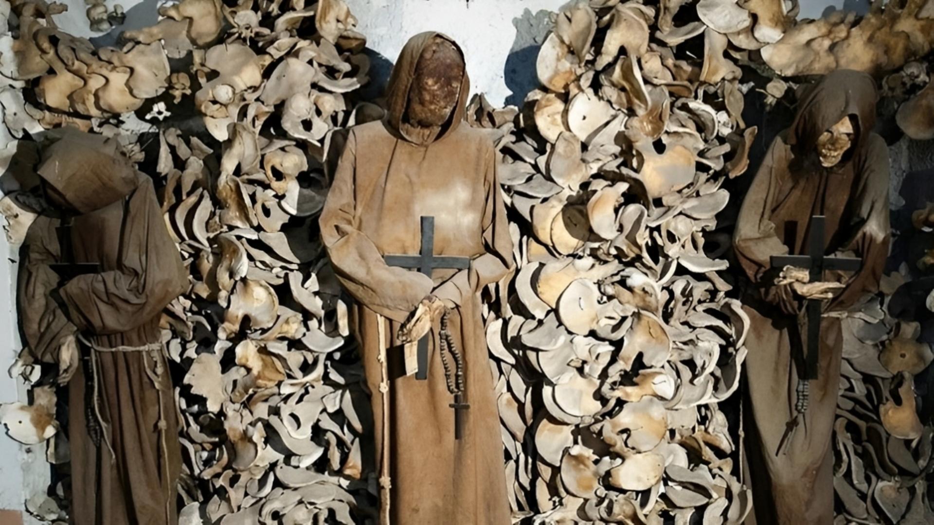 Capuchin Crypt Tour in Rome - Thumbnail 4