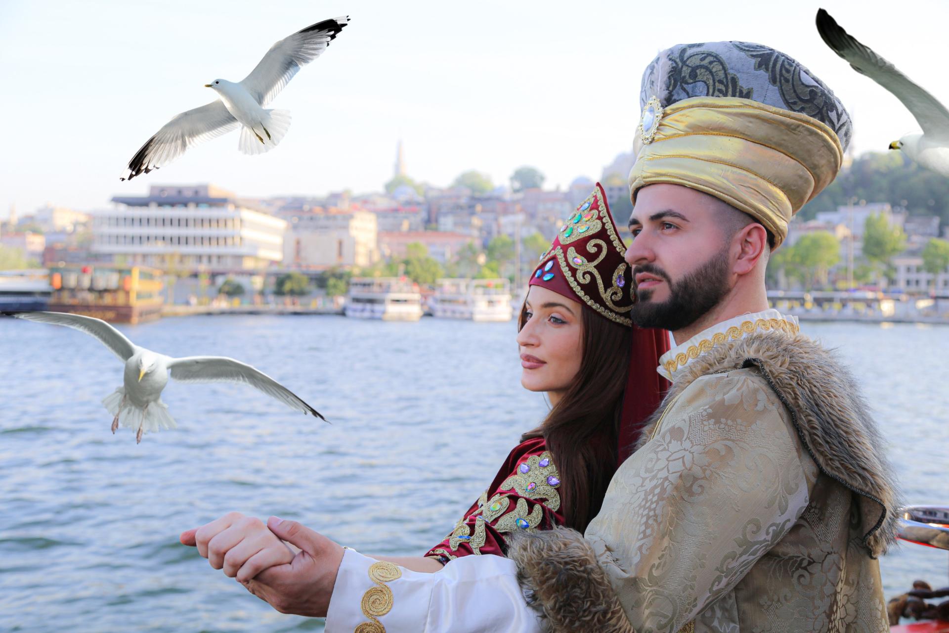 Istanbul: Bosphorus Sightseeing Cruise Tour with Audio Guide - Thumbnail 3