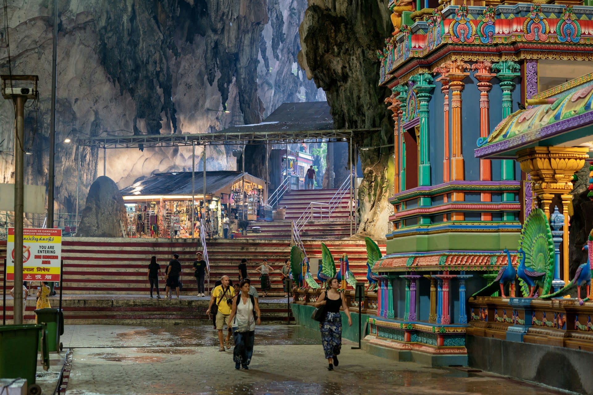 Kuala Lumpur: Guided Batu Caves Tour with Banana Leaf Lunch - Thumbnail 4