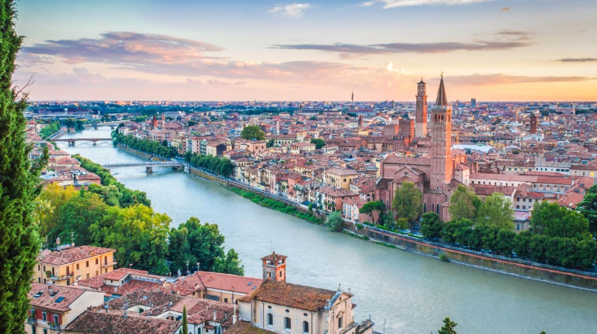 Verona and Sirmione Day Tour from Milan - Thumbnail 6