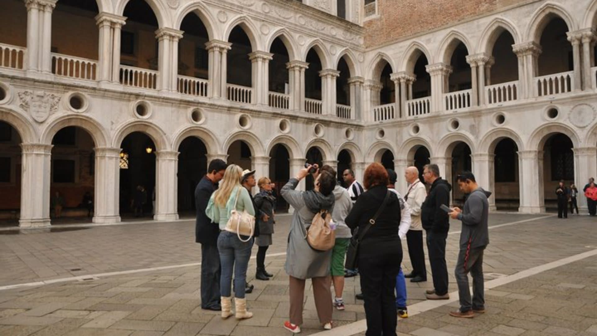 St. Mark's Basilica, Doge's Palace, and Venice city tour  - Thumbnail 5
