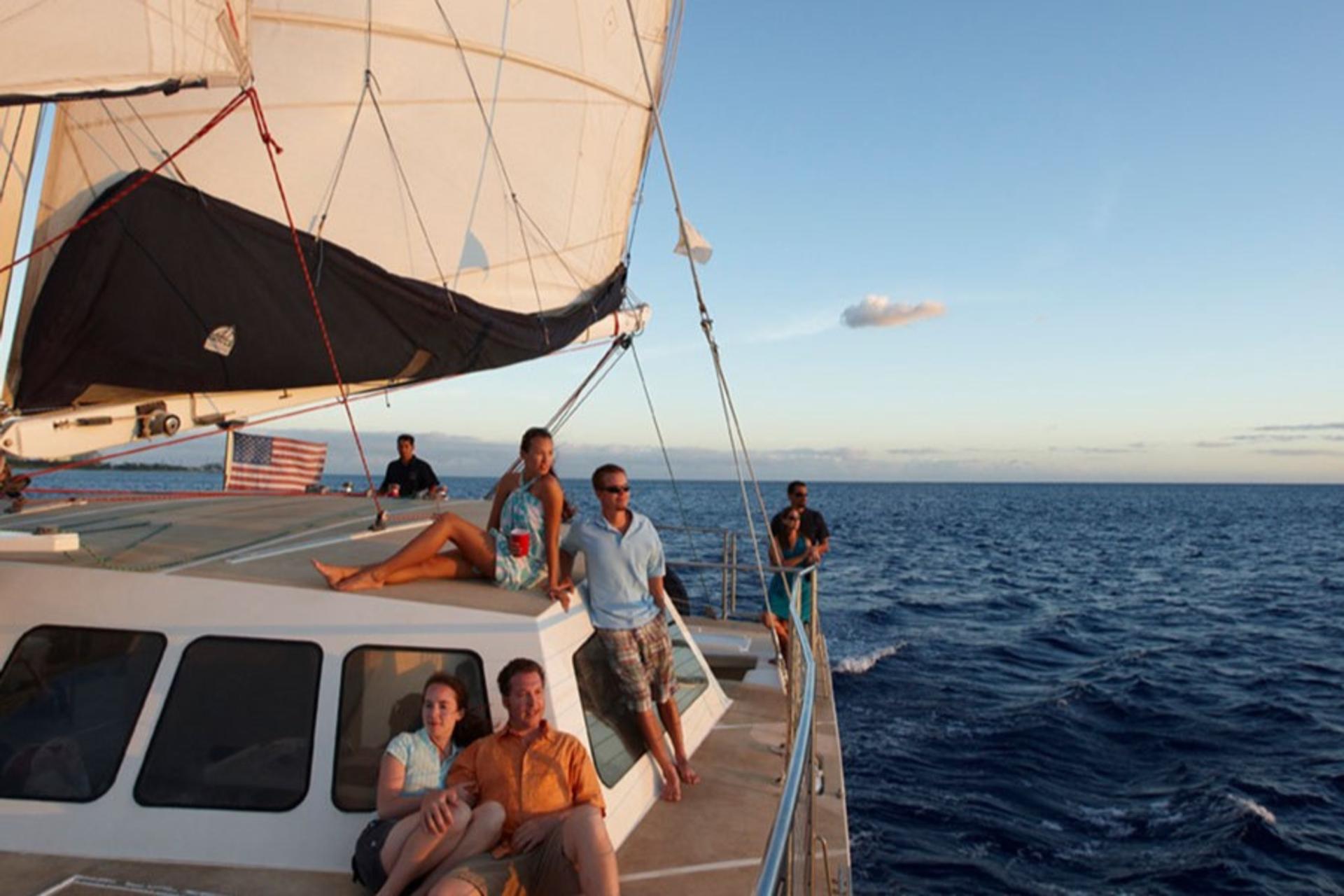 Waikiki Sunset Cocktail Cruise from Kewalo Harbor - Image 1