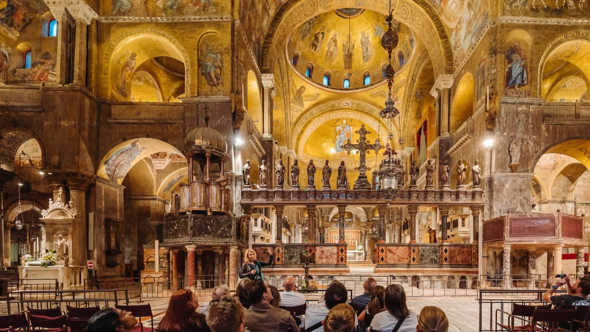 St. Mark's and Doge's Palace Evening Tour in Venice - Thumbnail 3