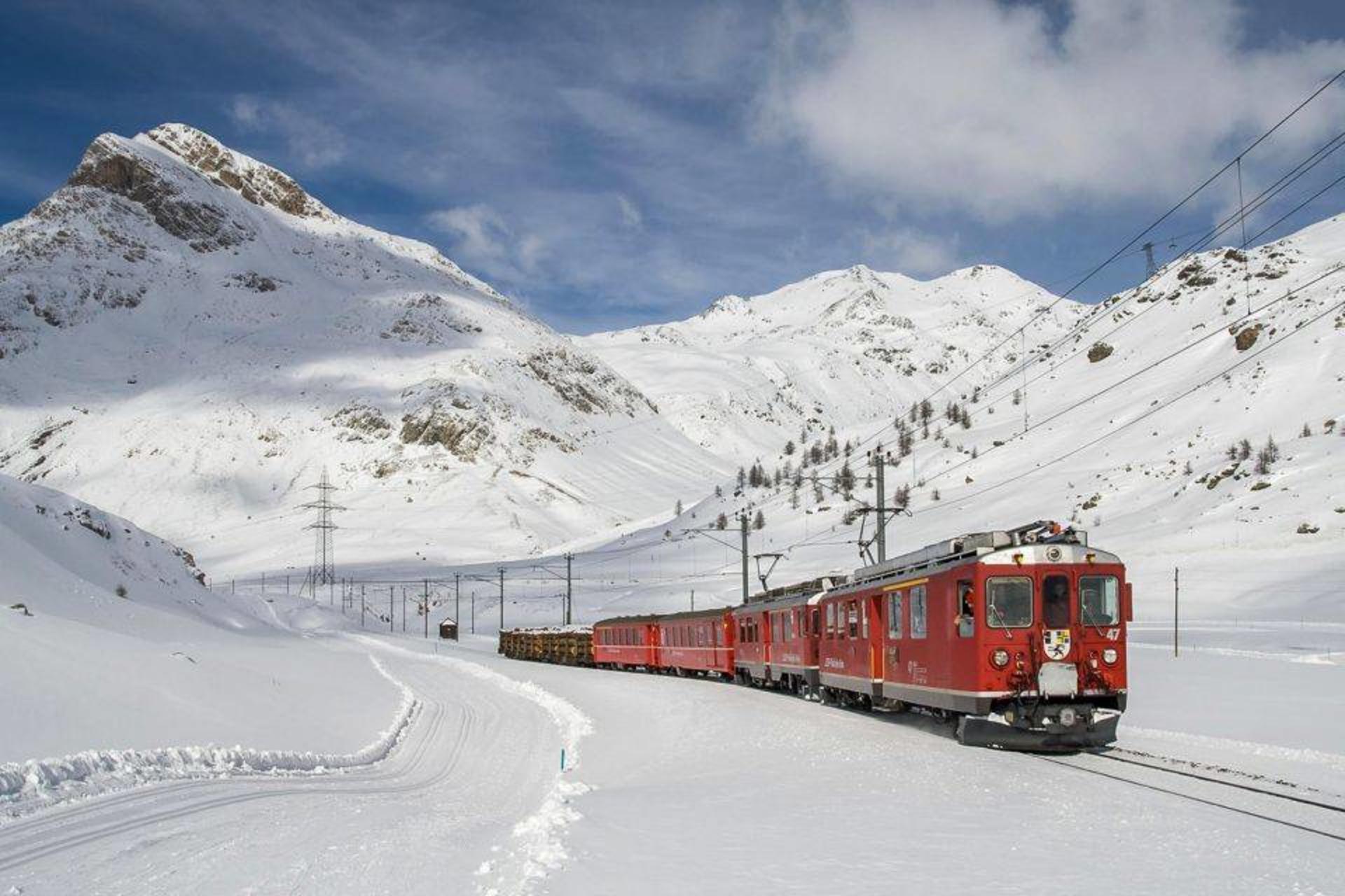 Lake Como Cruise, St. Moritz and Bernina Red Train Tour
