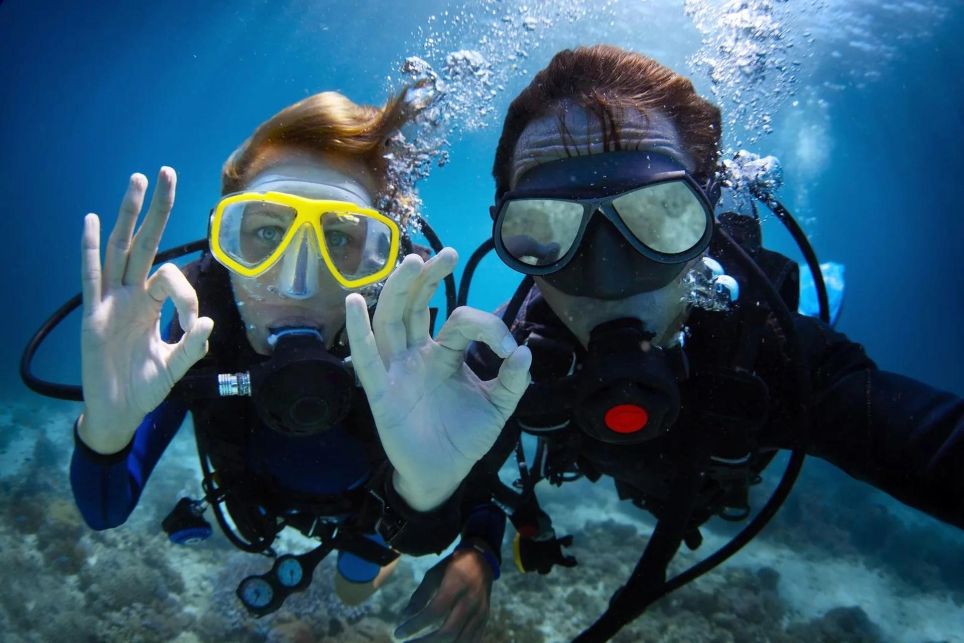 Barcelona's Dive Discovery: Initiate Scuba Diving with PADI Center - Thumbnail 3