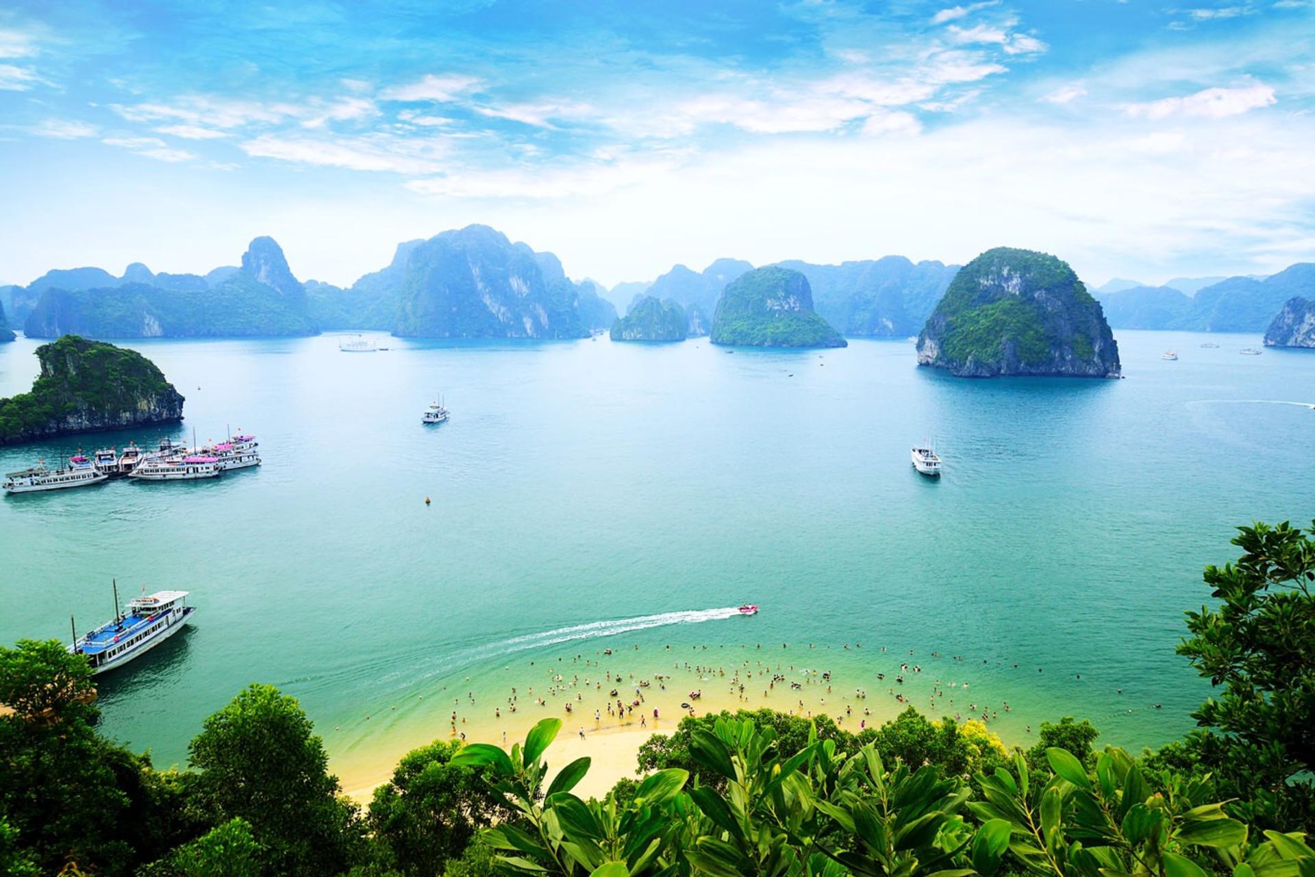 Ha Long Bay Full-Day Small Group Guided Nature Tour - Thumbnail 2