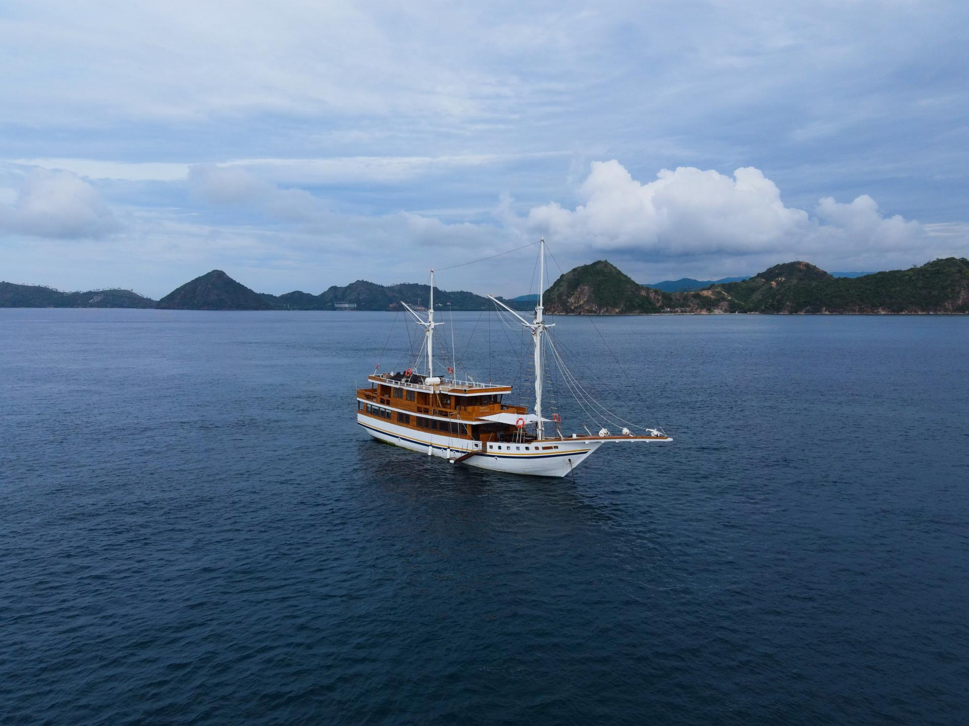 Labuan Bajo Multi-Day Phinisi Liveaboard Experience - Image 1