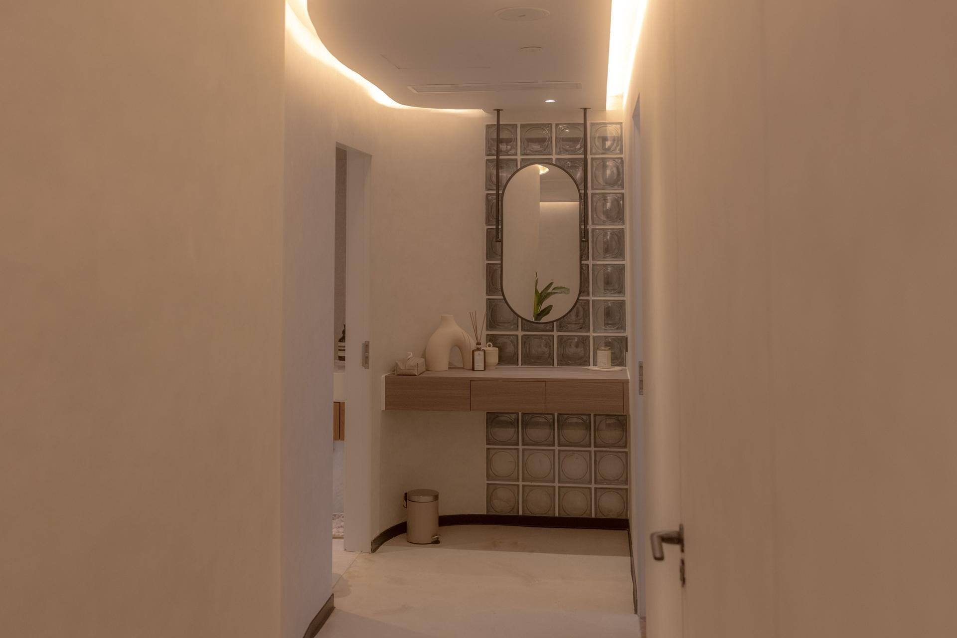Refinery Beauty-Body Shaping Beauty & Massage Experience | Breast Shaping | Lymphatic Detox | Causeway Bay - Thumbnail 7