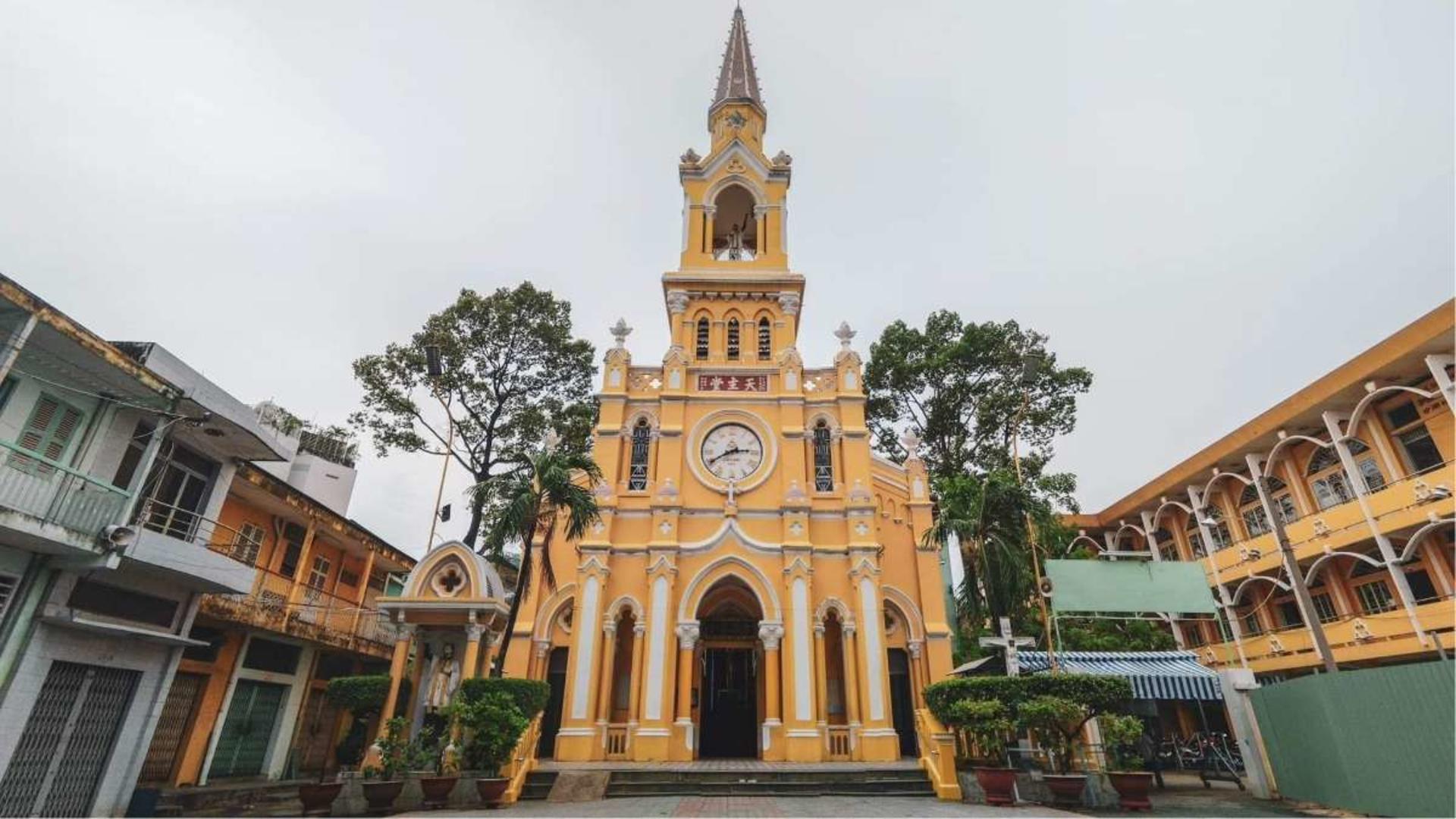 Ho Chi Minh 4-Hour Private Cyclo Tour: Chinatown, Temple & Local Pho - Thumbnail 12
