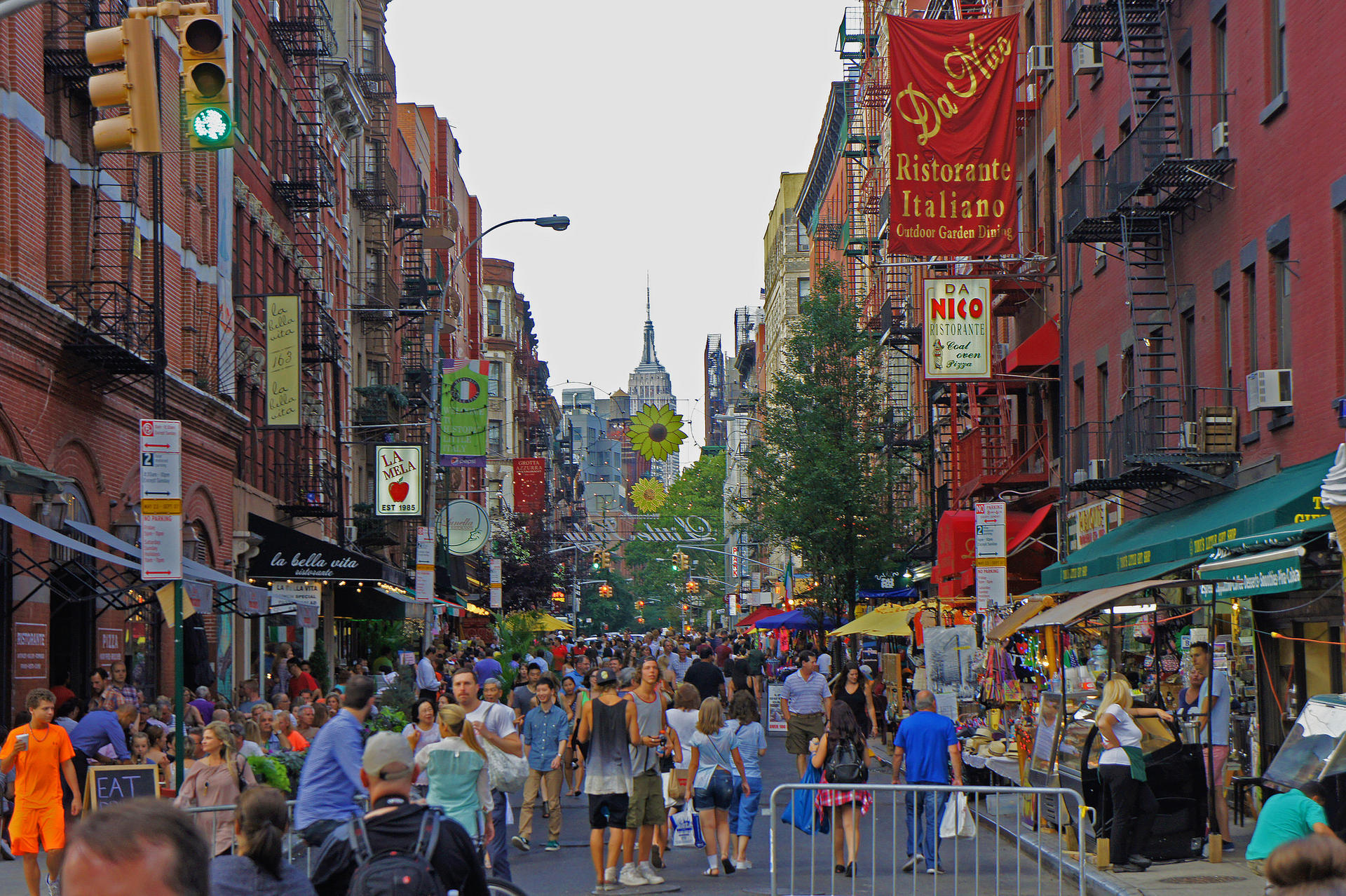 New York Manhattan Half-Day Walking Tour with 9/11 Ground Zero - Thumbnail 10