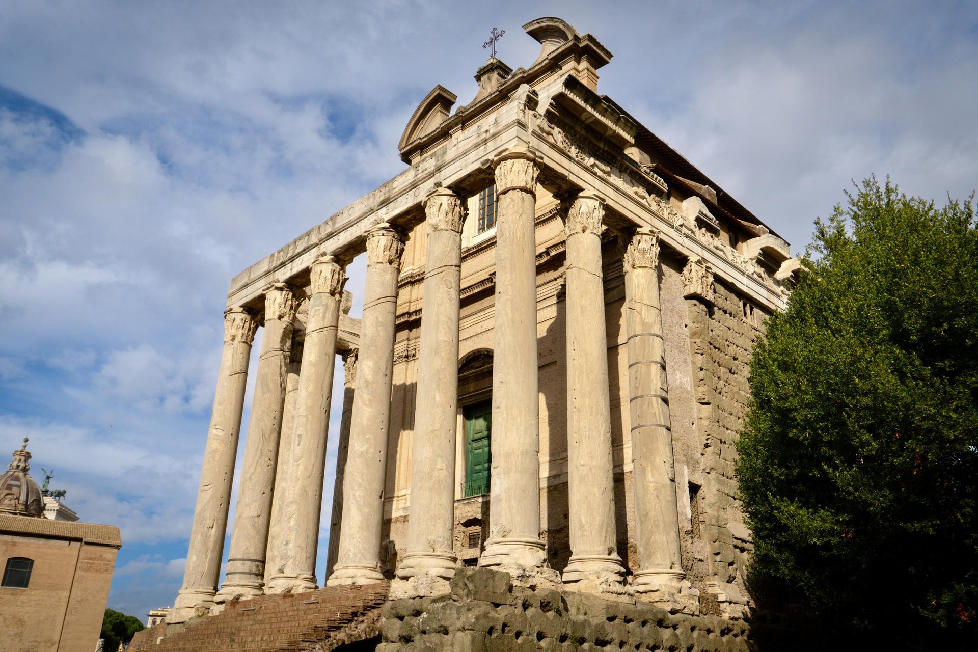 Rome: Colosseum, Palatine Hill and Roman Forum Guided Tour  - Thumbnail 4
