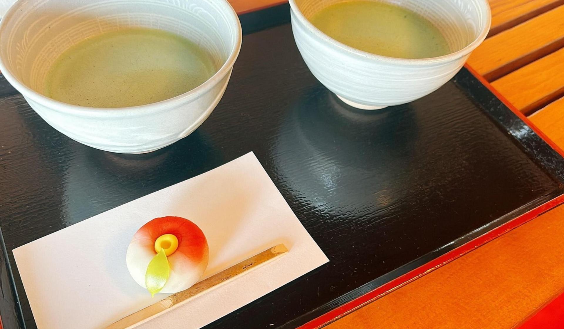 Tsukiji and Hamarikyu Gardens food tour - Thumbnail 6