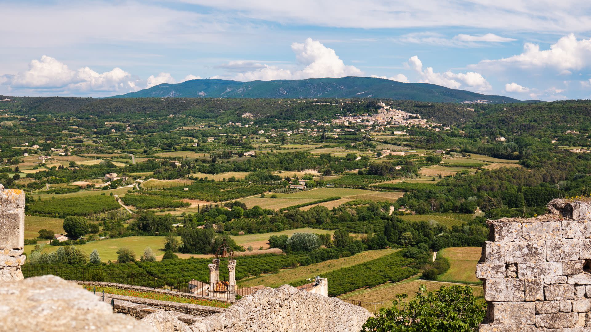 Hilltop Villages in Luberon from Aix-en-Provence - Thumbnail 8