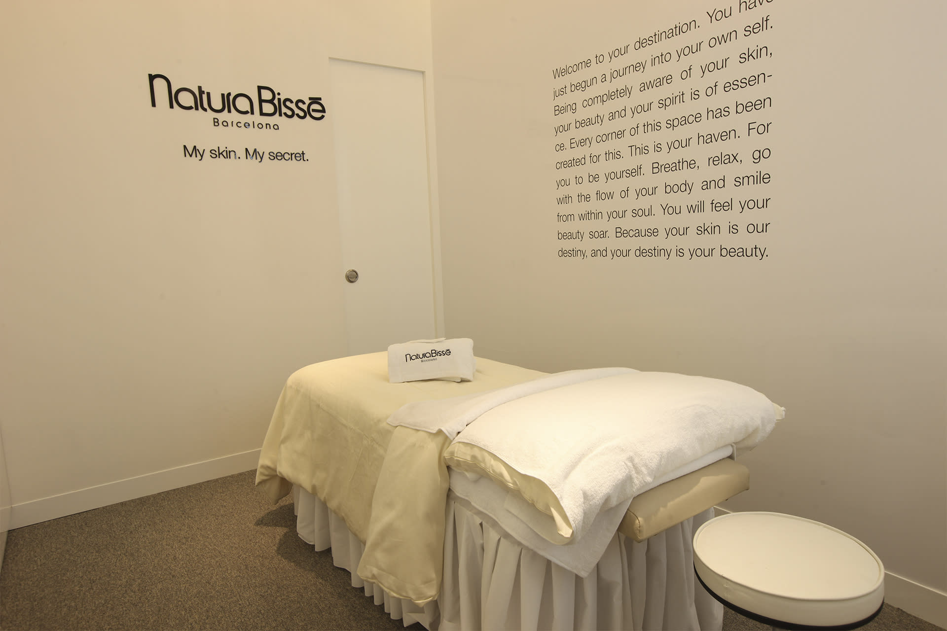 Natura Bissé - Rejuvenating Facial Treatment | Fully redeemable for Natura Bissé beauty products | Admiralty - Thumbnail 3