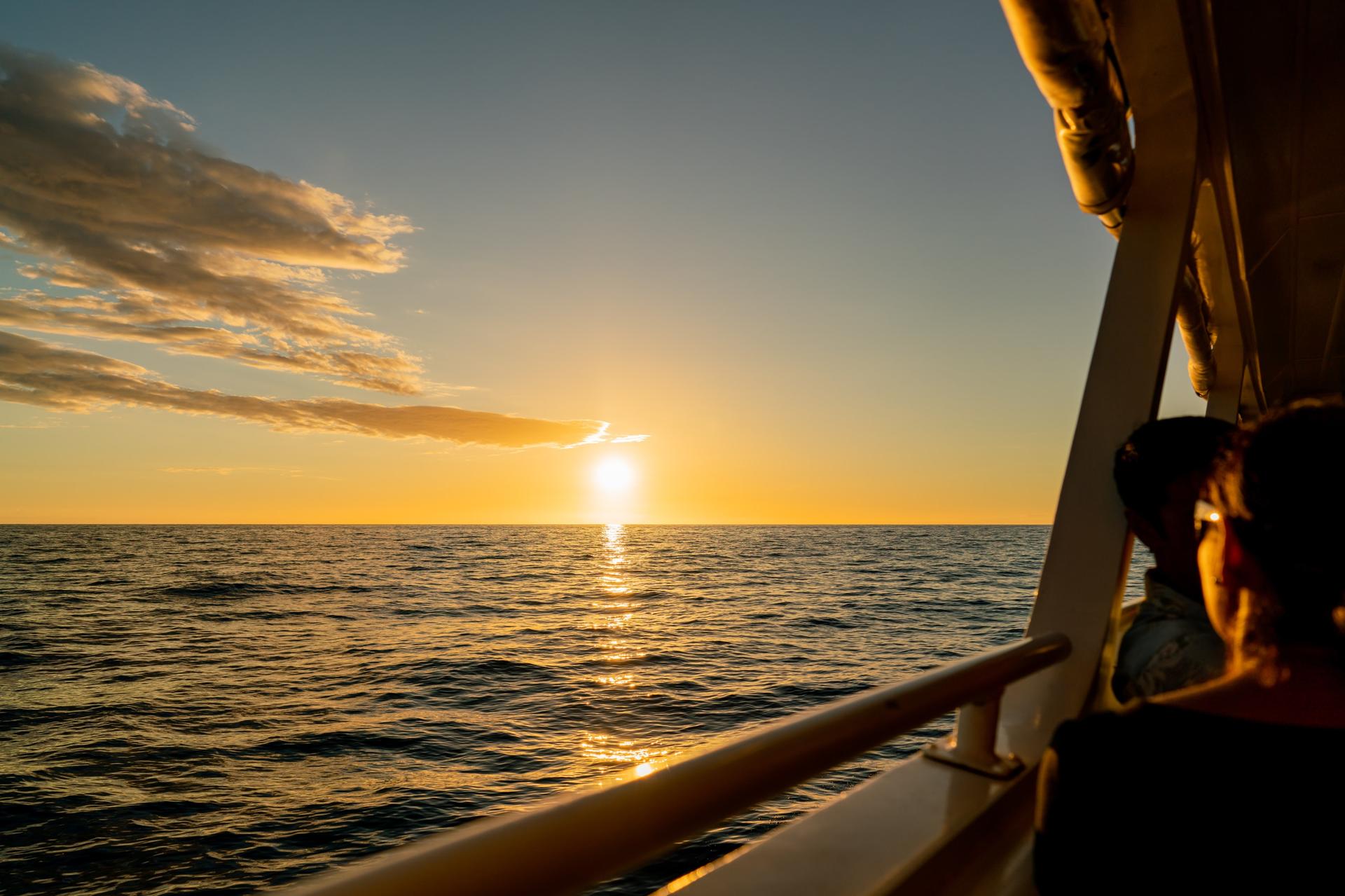 Historical Dinner Cruise to Kealakekua Bay in Hawaii - Thumbnail 2