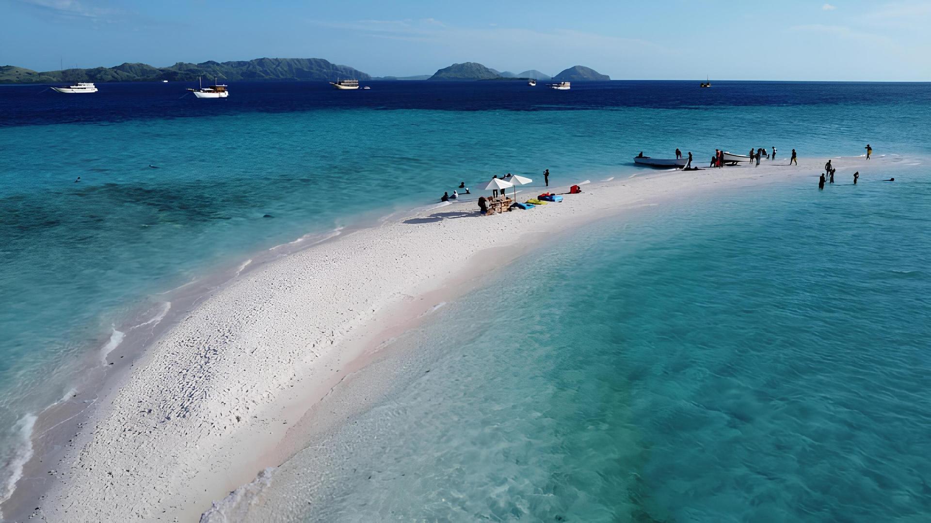 Labuan Bajo Komodo National Park Full-Day Big Group Tour - Thumbnail 21