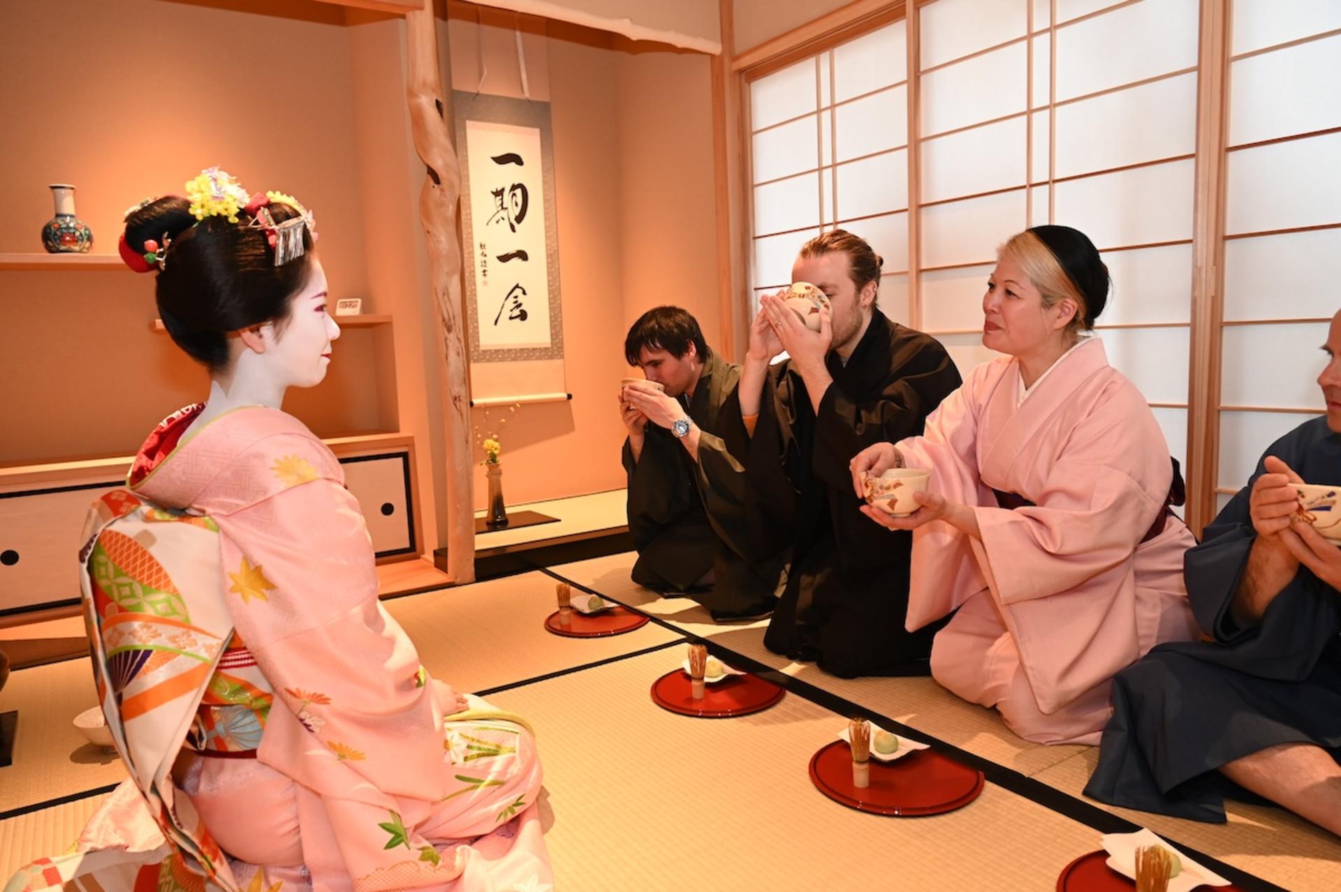 Kimono Tea Ceremony Experience at Kyoto Orizuruya, Gion - Thumbnail 2