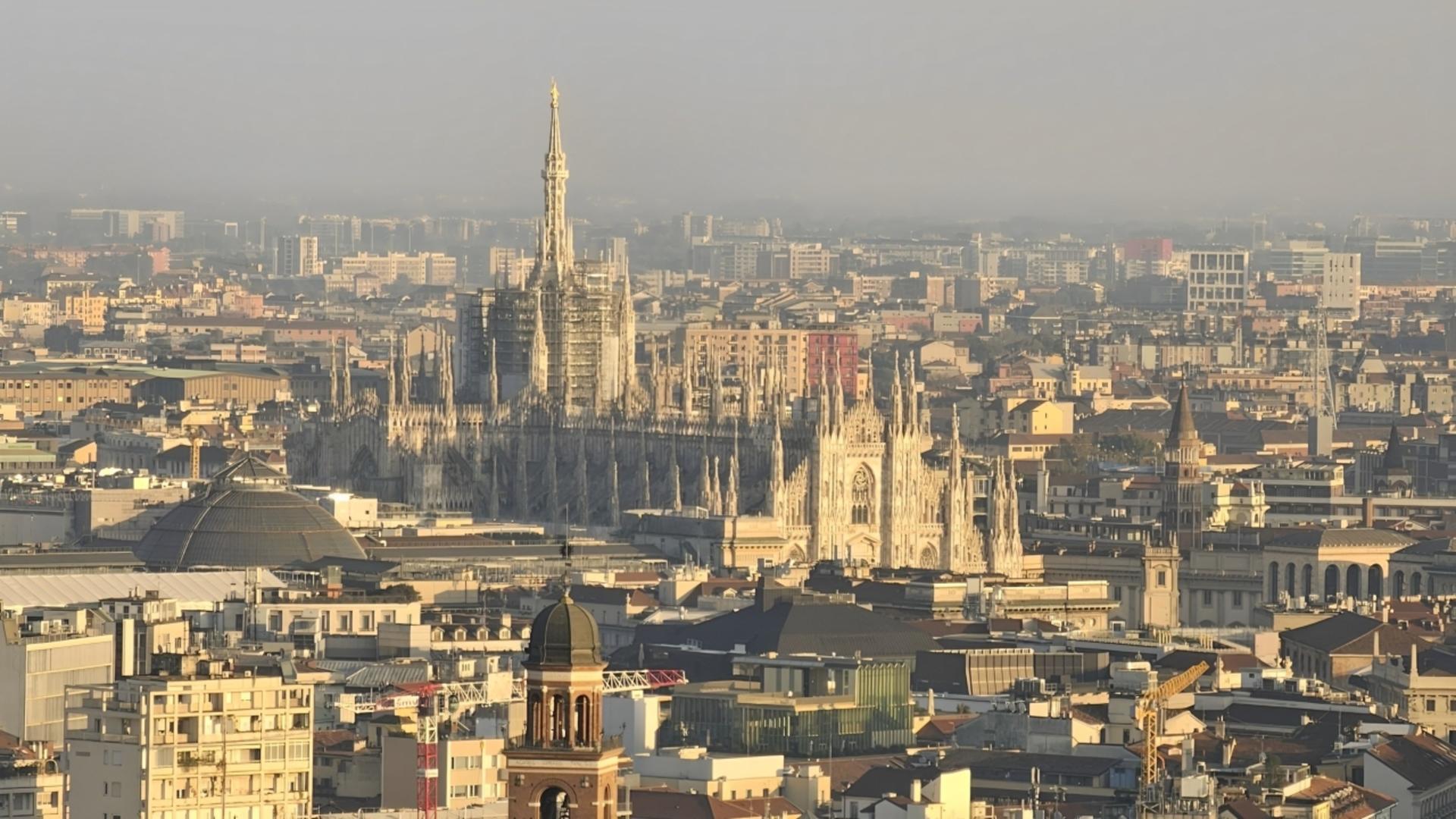 Torre Branca and Sforza Castle tour in Milan - Thumbnail 5