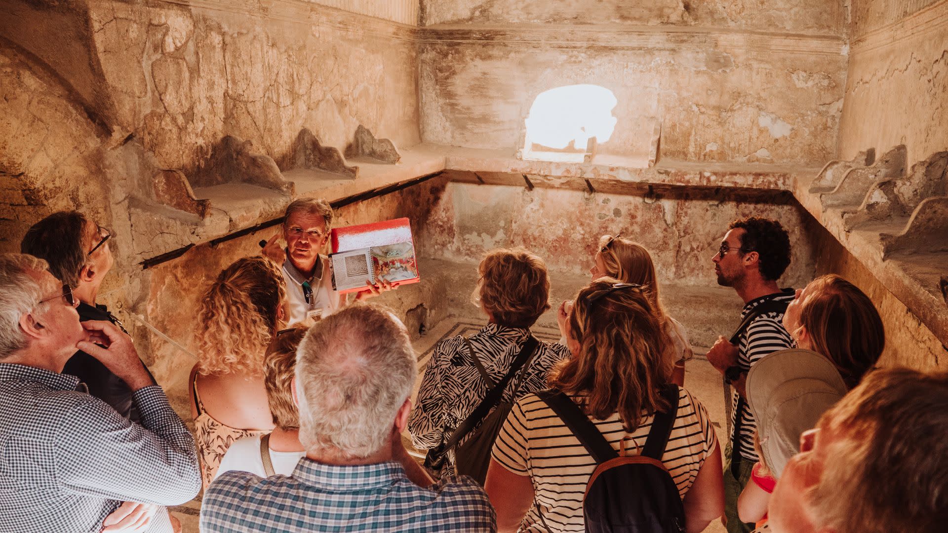 Herculaneum tour with an archaeologist guide  - Thumbnail 5