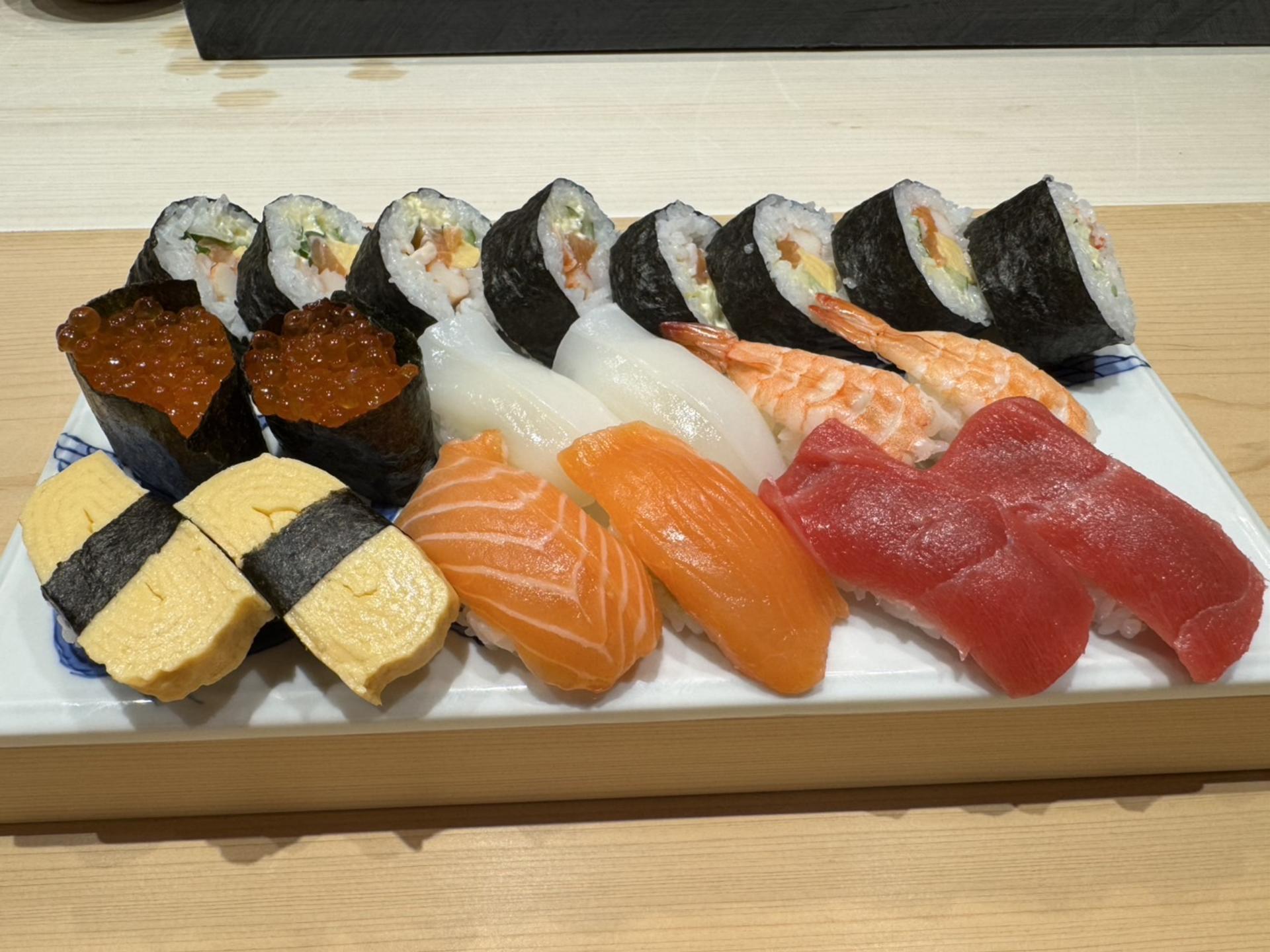 Osaka: Hand-rolled Sushi Experience			 - Thumbnail 3