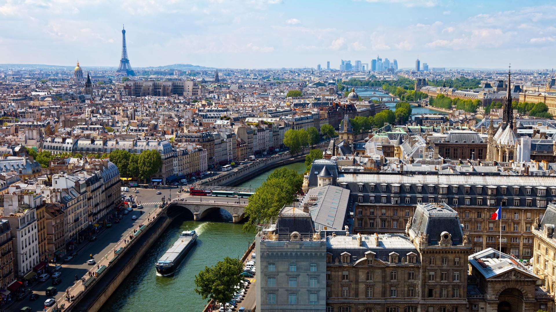 Paris Museum Pass with Hop-On Hop-Off Bus & Optional Seine River Cruise - Thumbnail 2