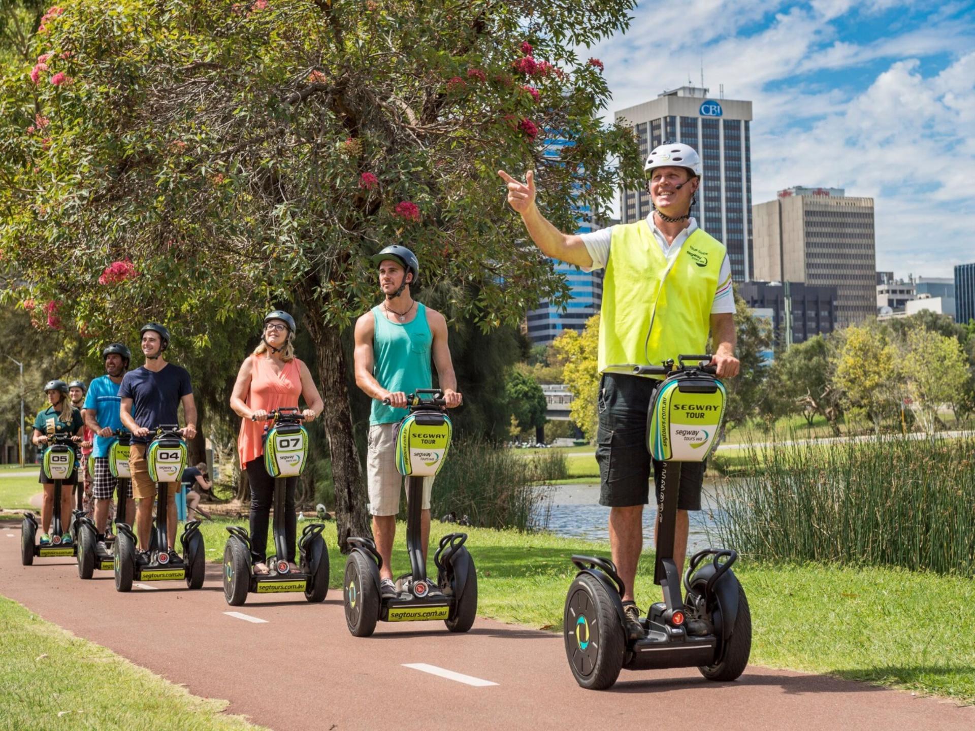 City Riverside Segway Tour in Perth - Thumbnail 4