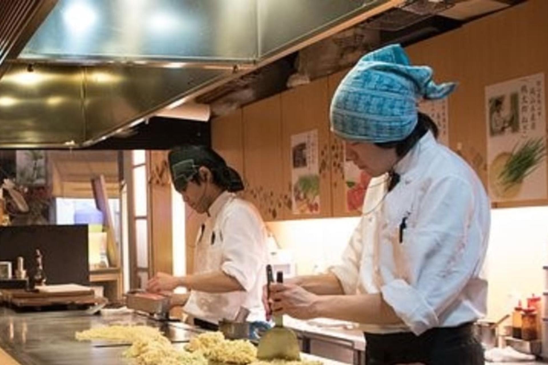 Osaka City, Okonomiyaki Tasting Private Half Day Tour - Thumbnail 3