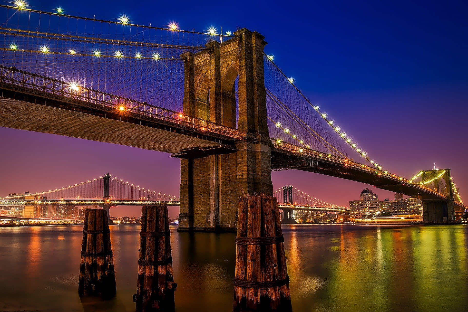 Manhattan Skyline and Statue of Liberty Night Cruise in New York - Thumbnail 13