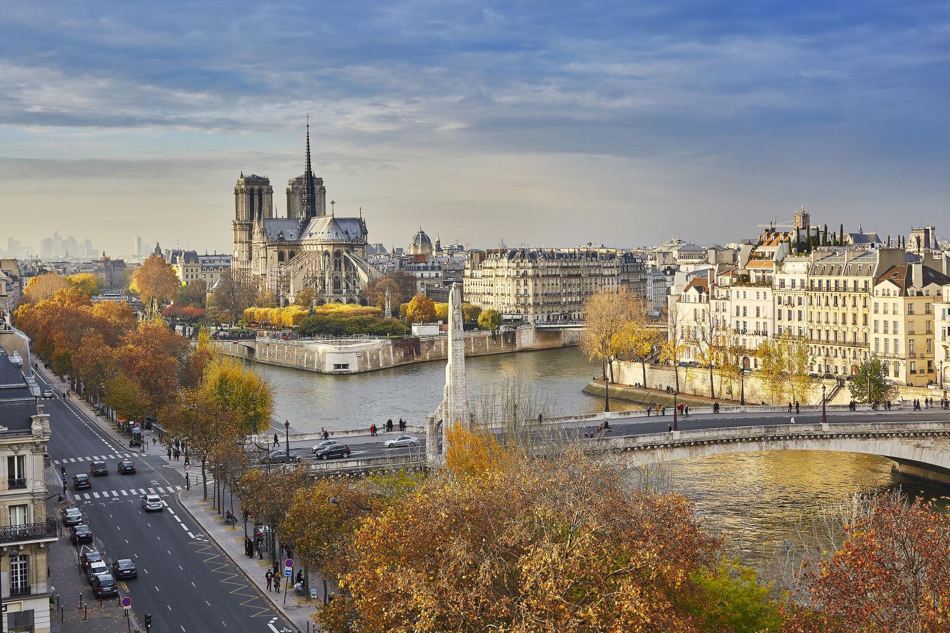 Notre Dame Cathedral with Island tour - Image 1