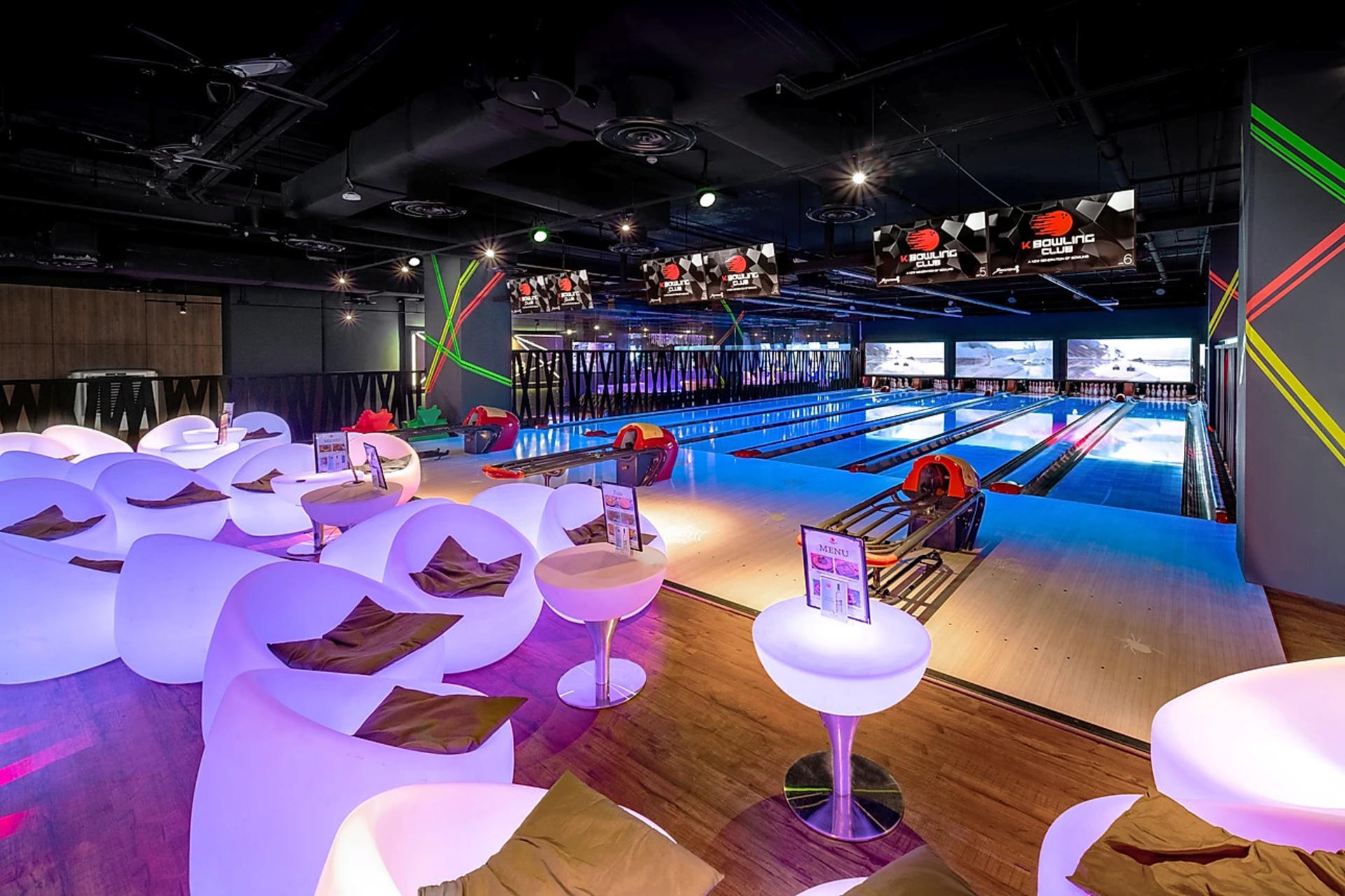 Bowling Experience in 313 at Somerset Orchard Road - Thumbnail 2
