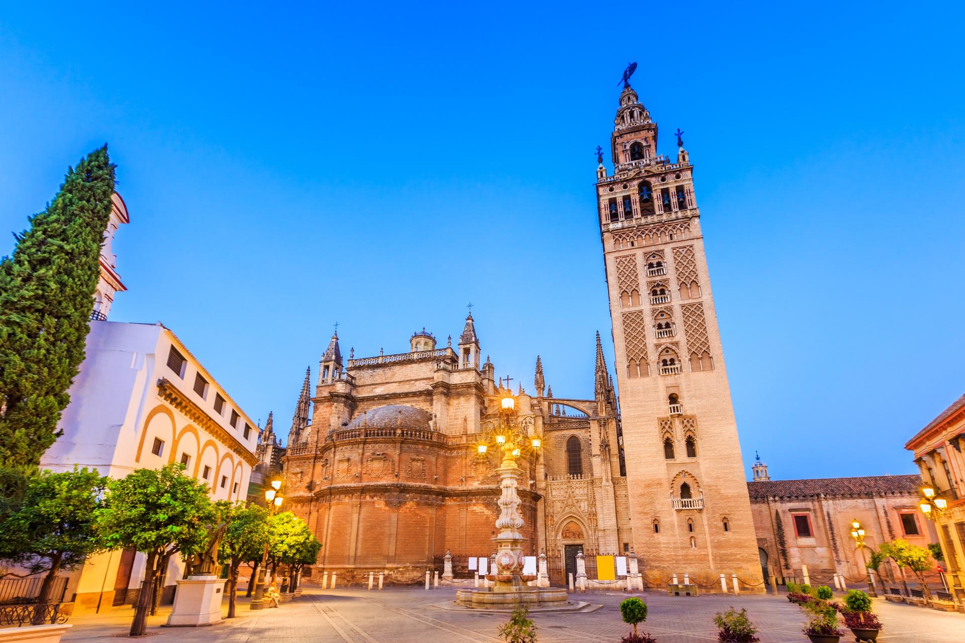 Cathedral and the Giralda Tour in Seville - Image 1