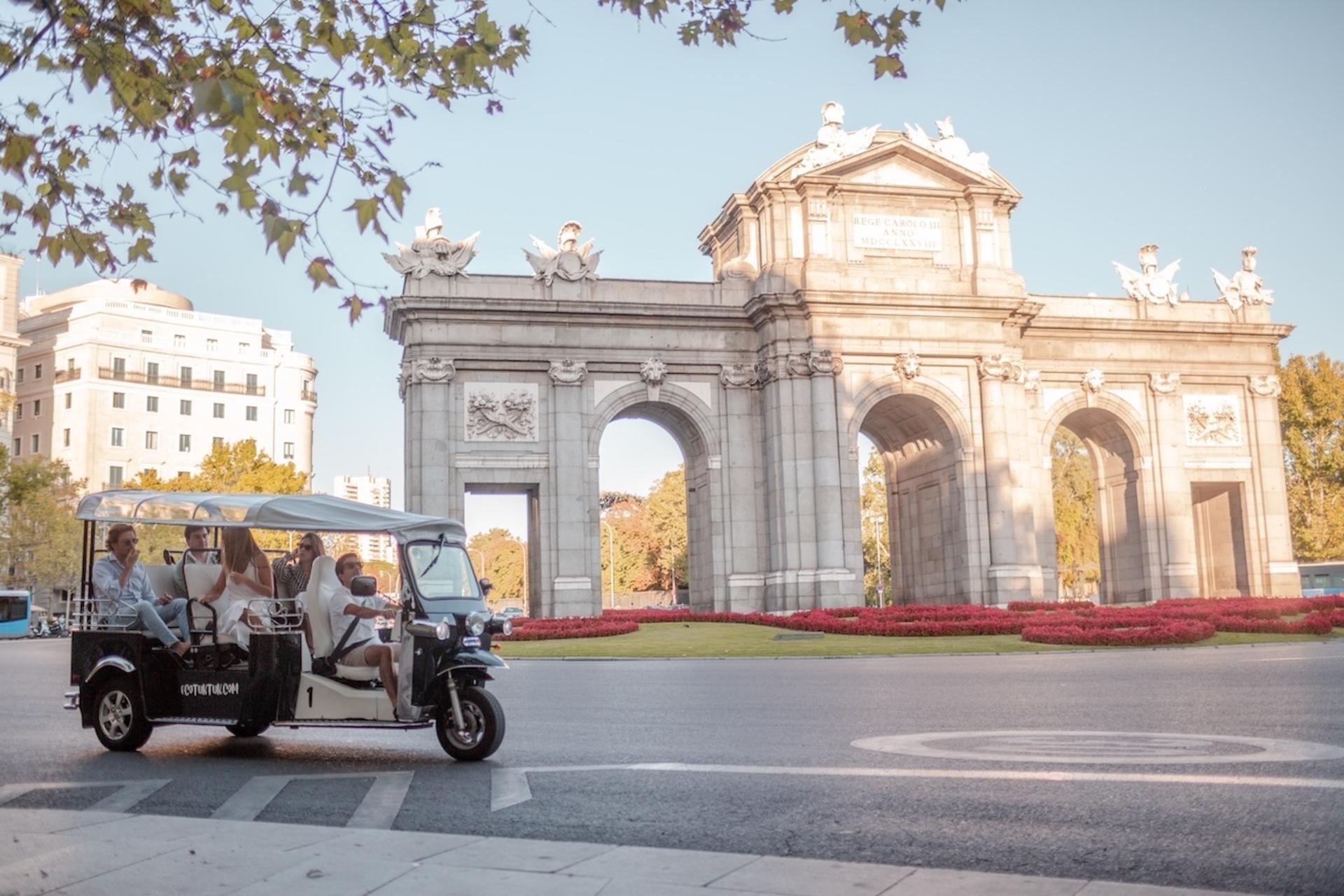 Tuk Tuk tour in Madrid - Thumbnail 12
