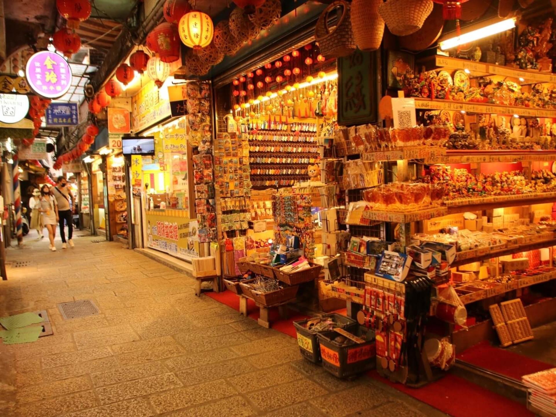 Taipei Small-Group Tour: Yehliu, Jiufen, Pingxi, Sky Lantern - Thumbnail 5