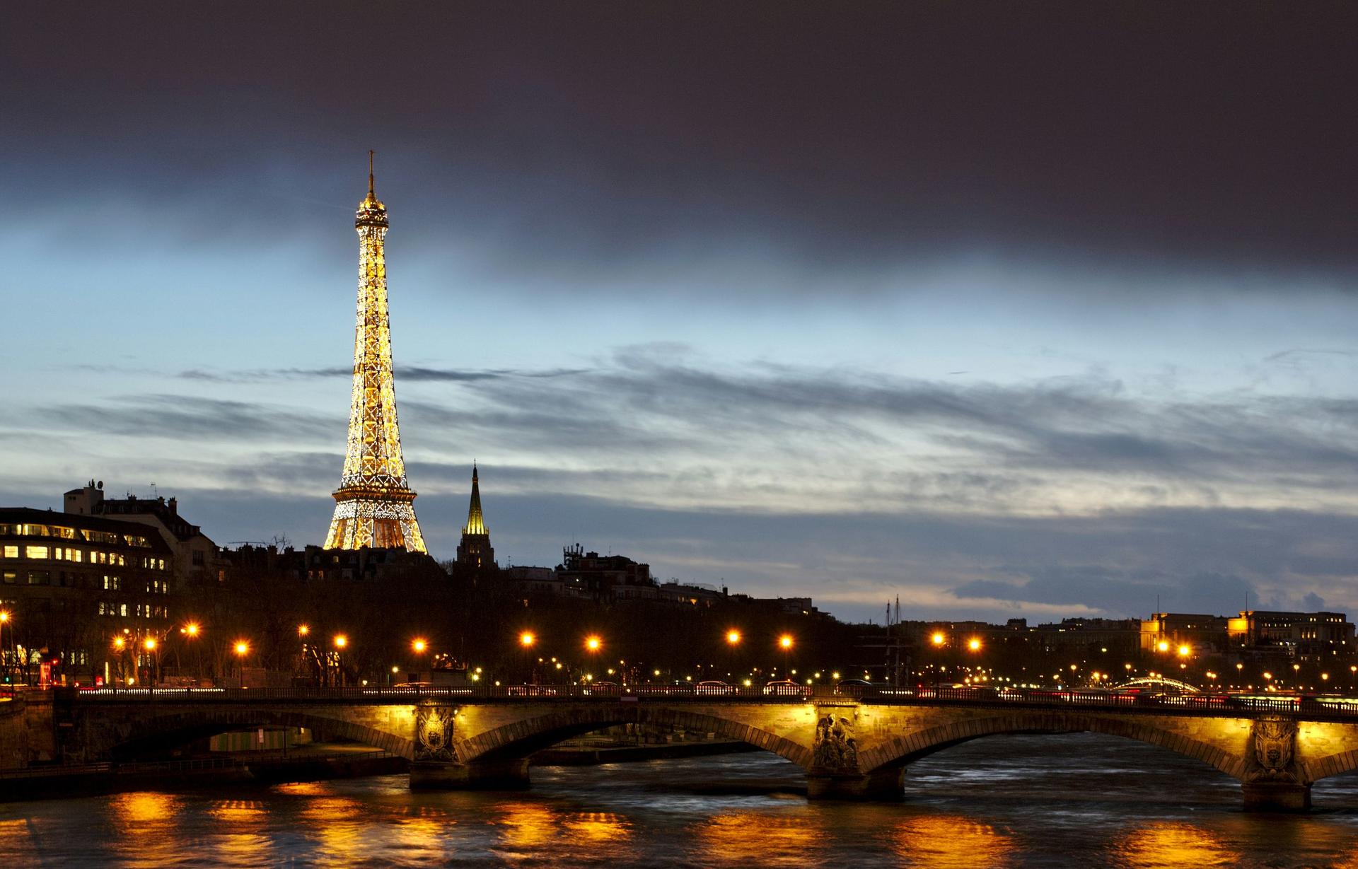 Paris City Panoramic Night Bus Tour - Thumbnail 4