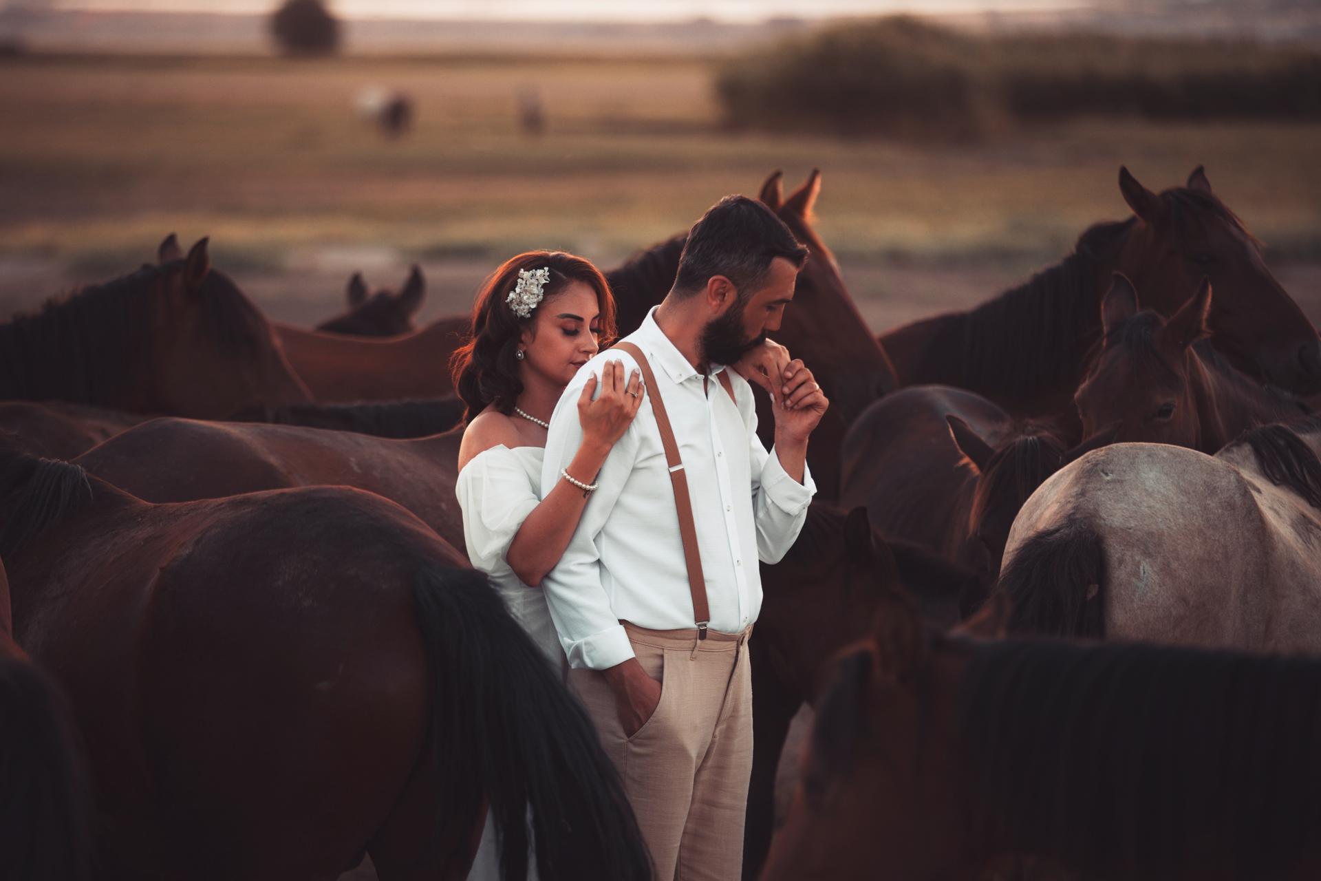Private Photoshoot With Wild Horses in Cappadocia - Thumbnail 23