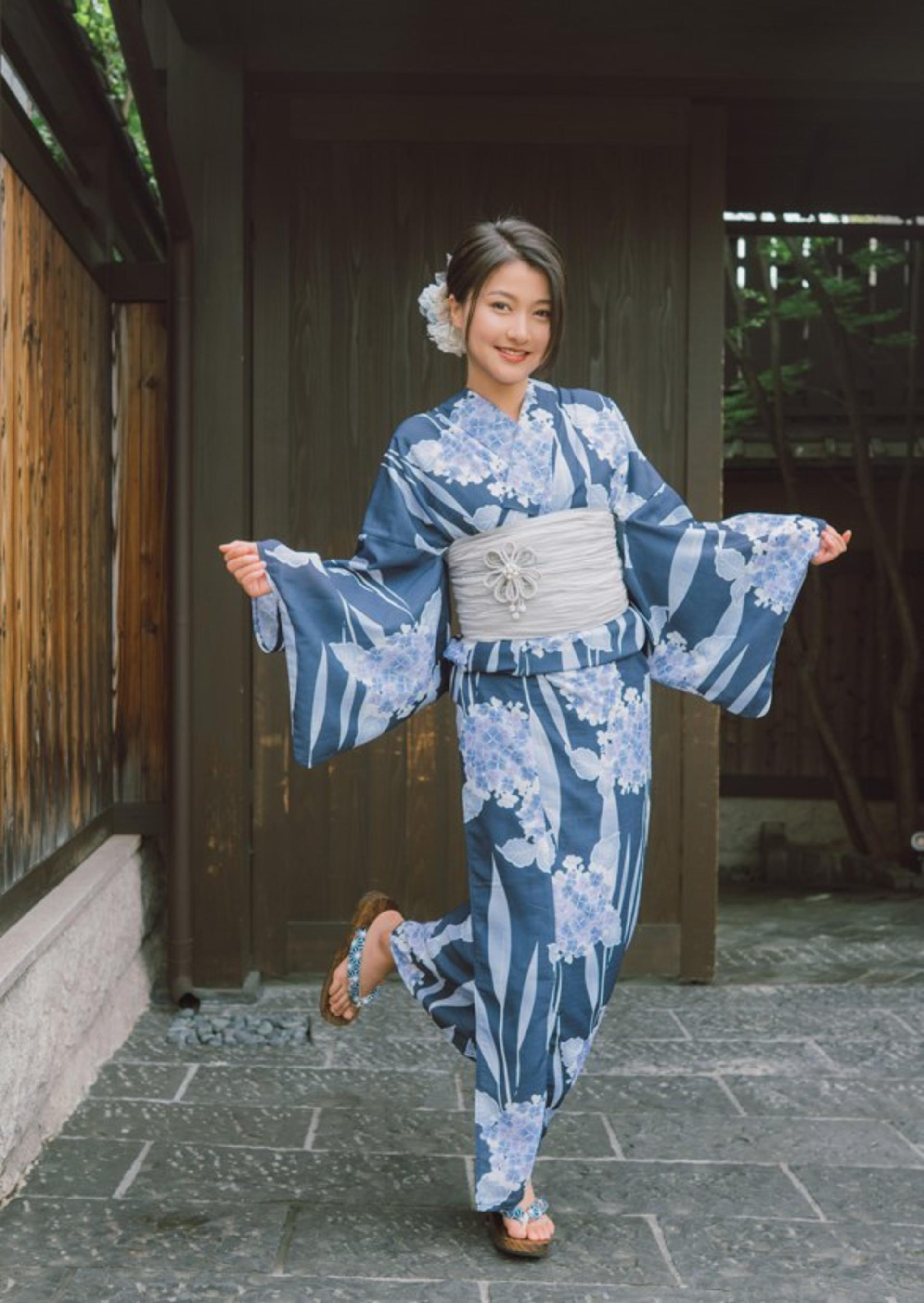 Kyoto Gion Kimono Rental Experience (Provided by Rental Kimono First, Kyoto) - Thumbnail 4