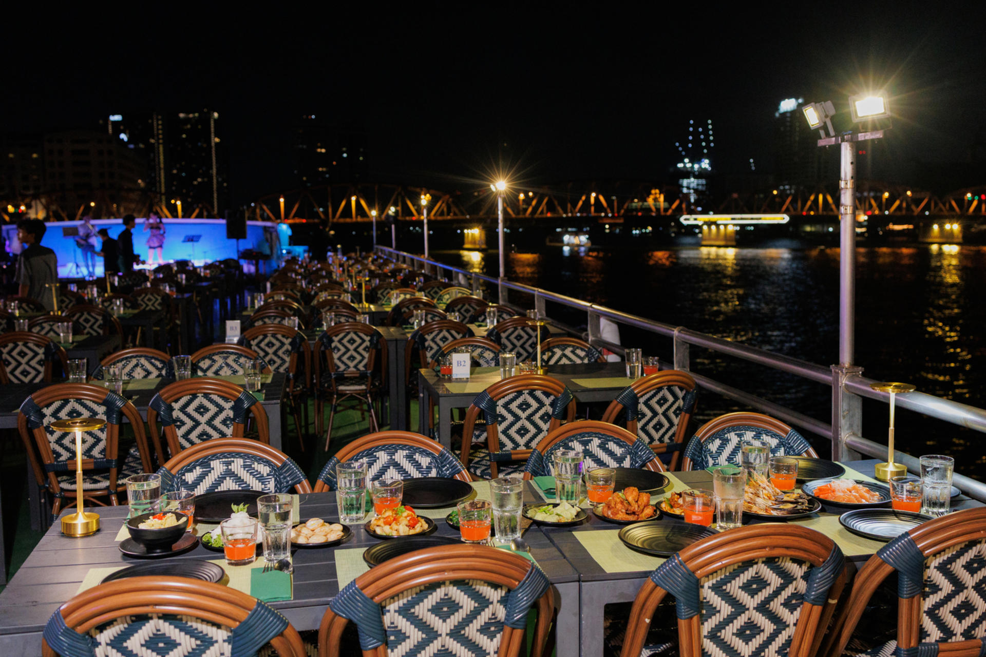 Riverside Faraya Cruise in Bangkok (Halal) - Thumbnail 13