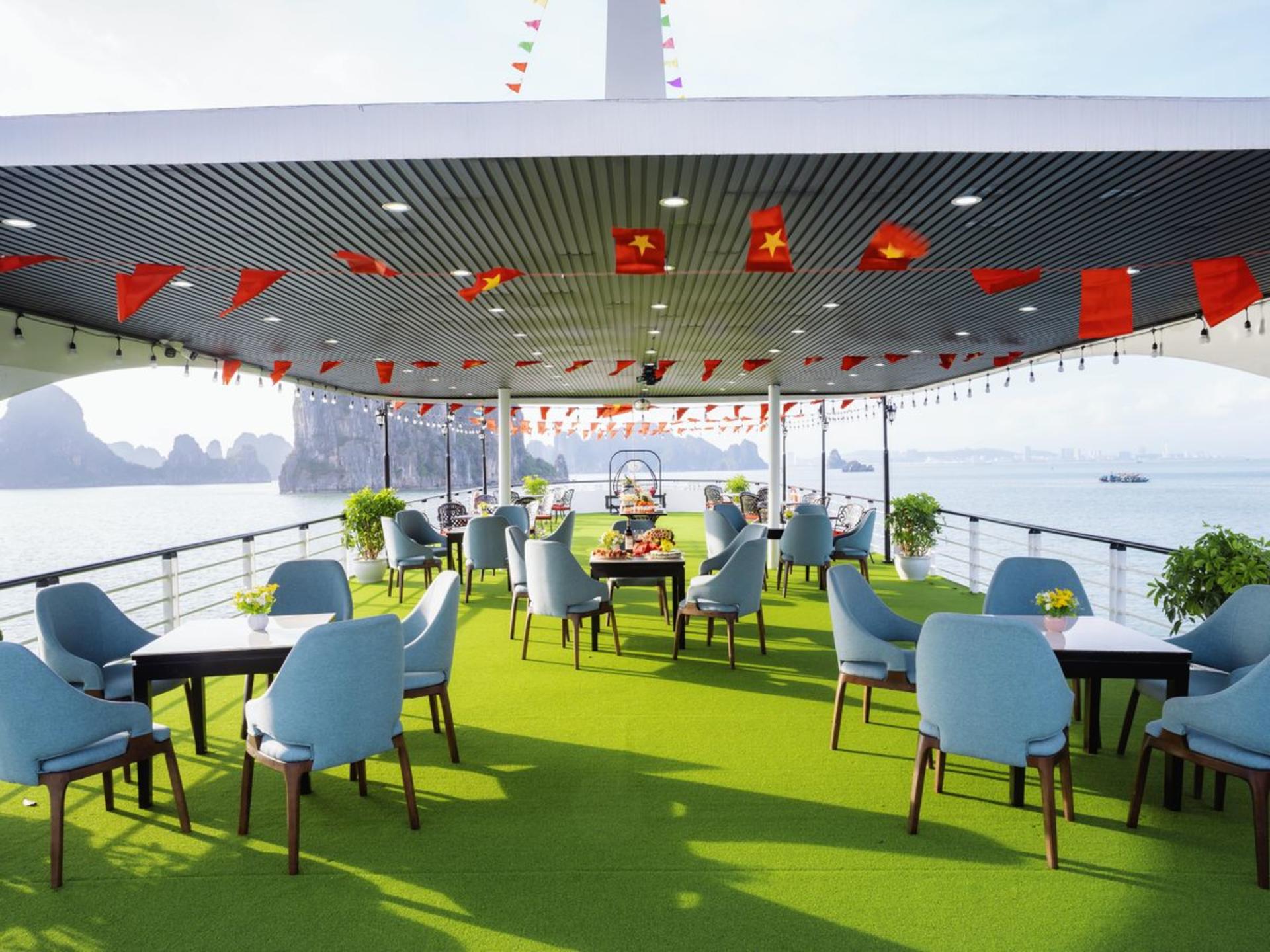 Sky Day Cruise: Ha Long Bay, Sung Sot with Japanese Speaking Guide - Thumbnail 14