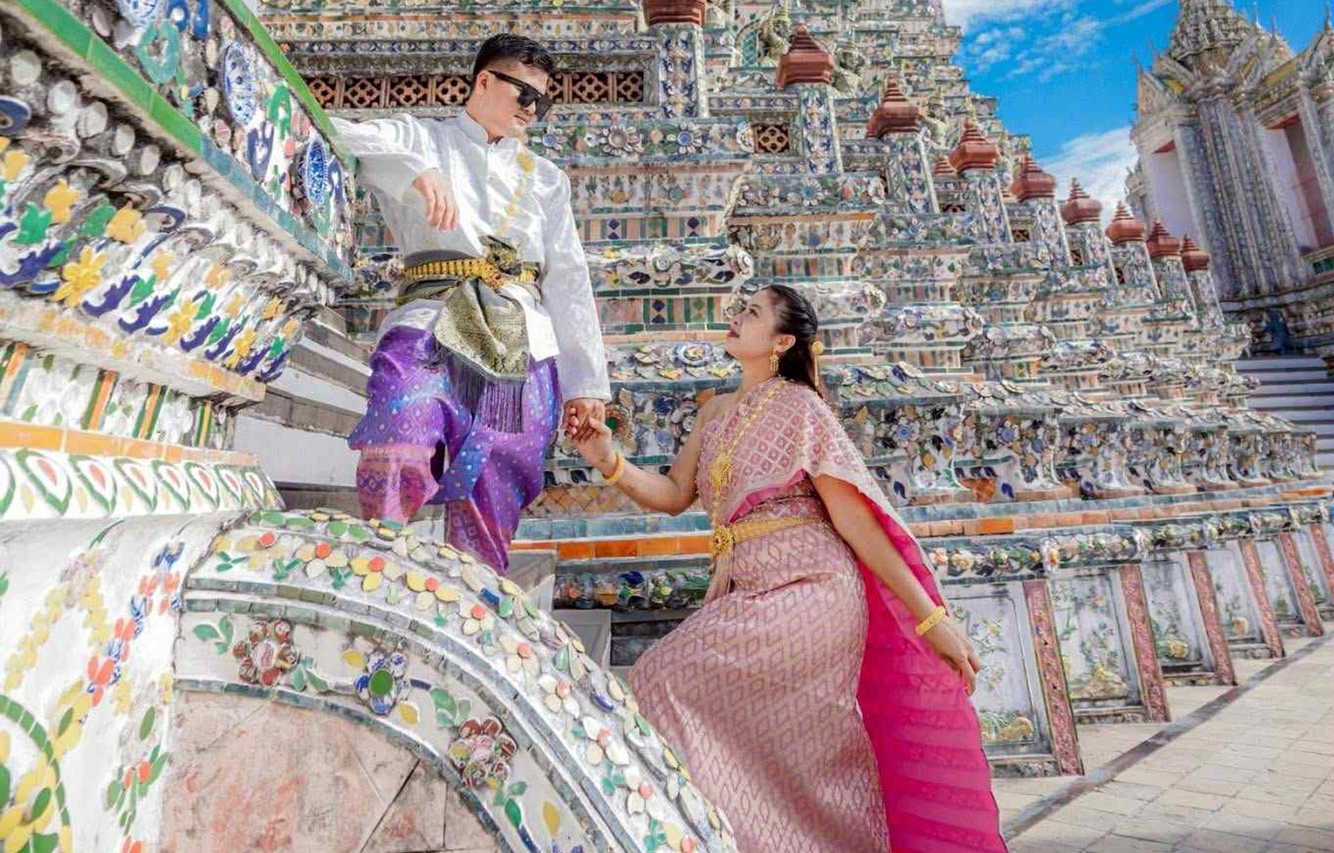 Full Set Thai Costume Rental in Bangkok + Hairdo & Makeup - Thumbnail 10