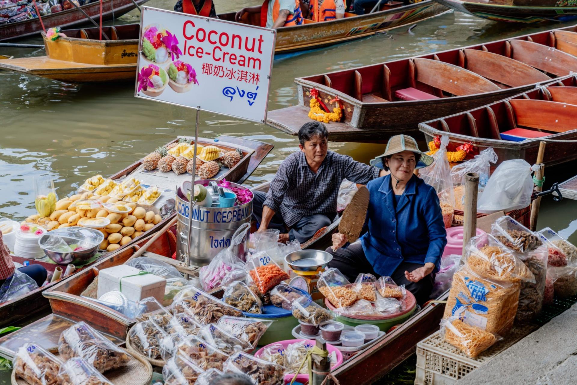 Bangkok Floating Markets Day Tour from Siam Paragon by TTD - Thumbnail 3