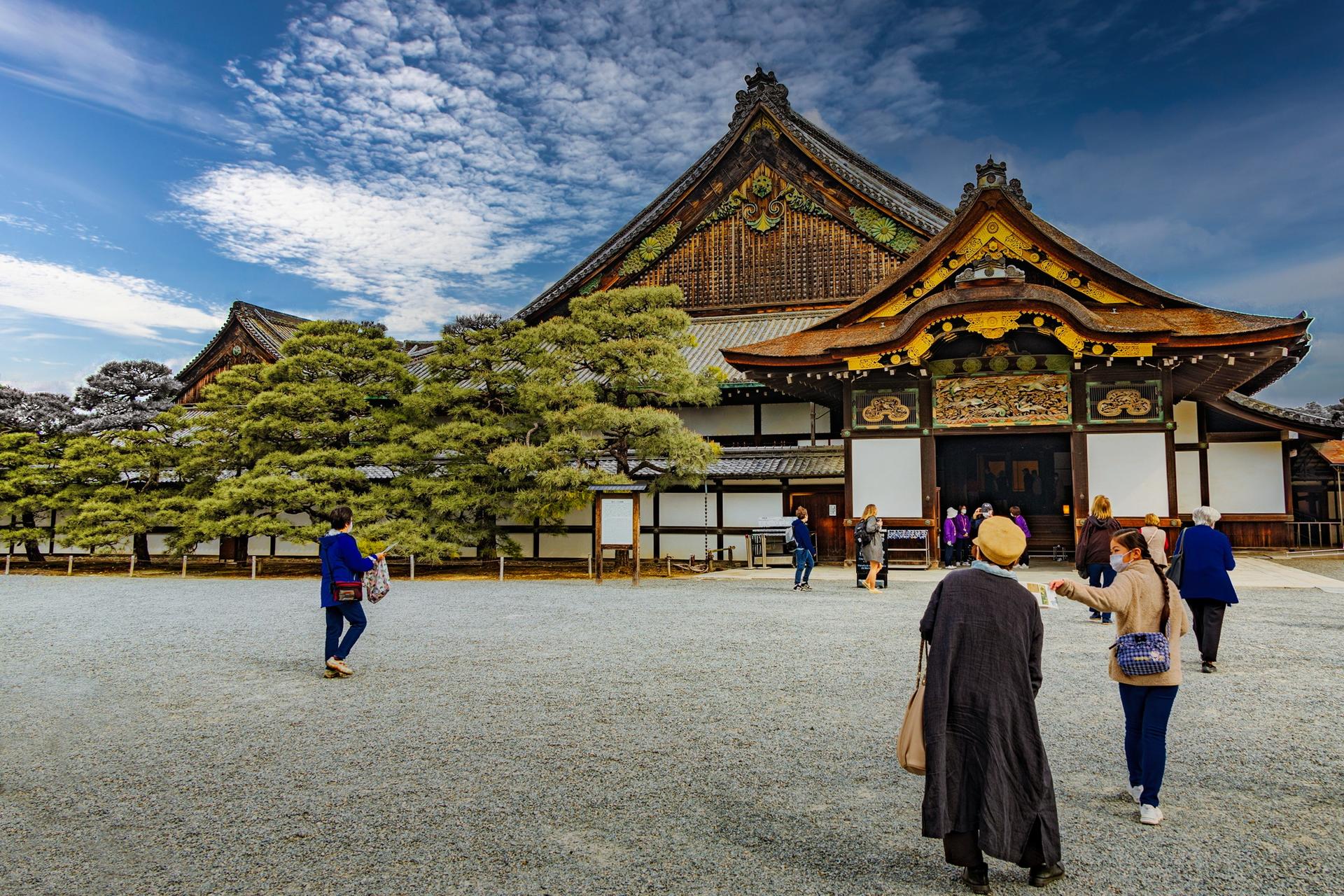 Kyoto: Nijo, Bamboo Grove, Golden Pavilion & Fushimi Inari Bus Tour - Thumbnail 3