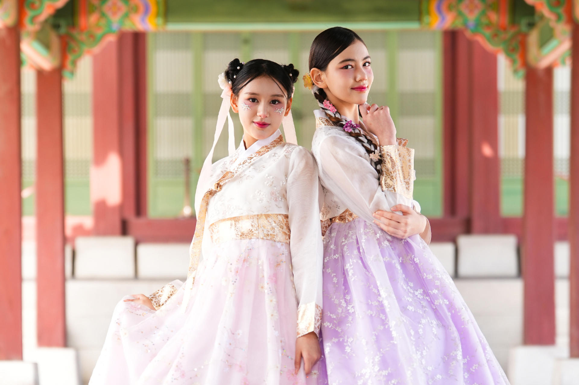 Seoul Hanbok Photoshoot at Gyeongbokgung Palace by Hanboknam - Thumbnail 11