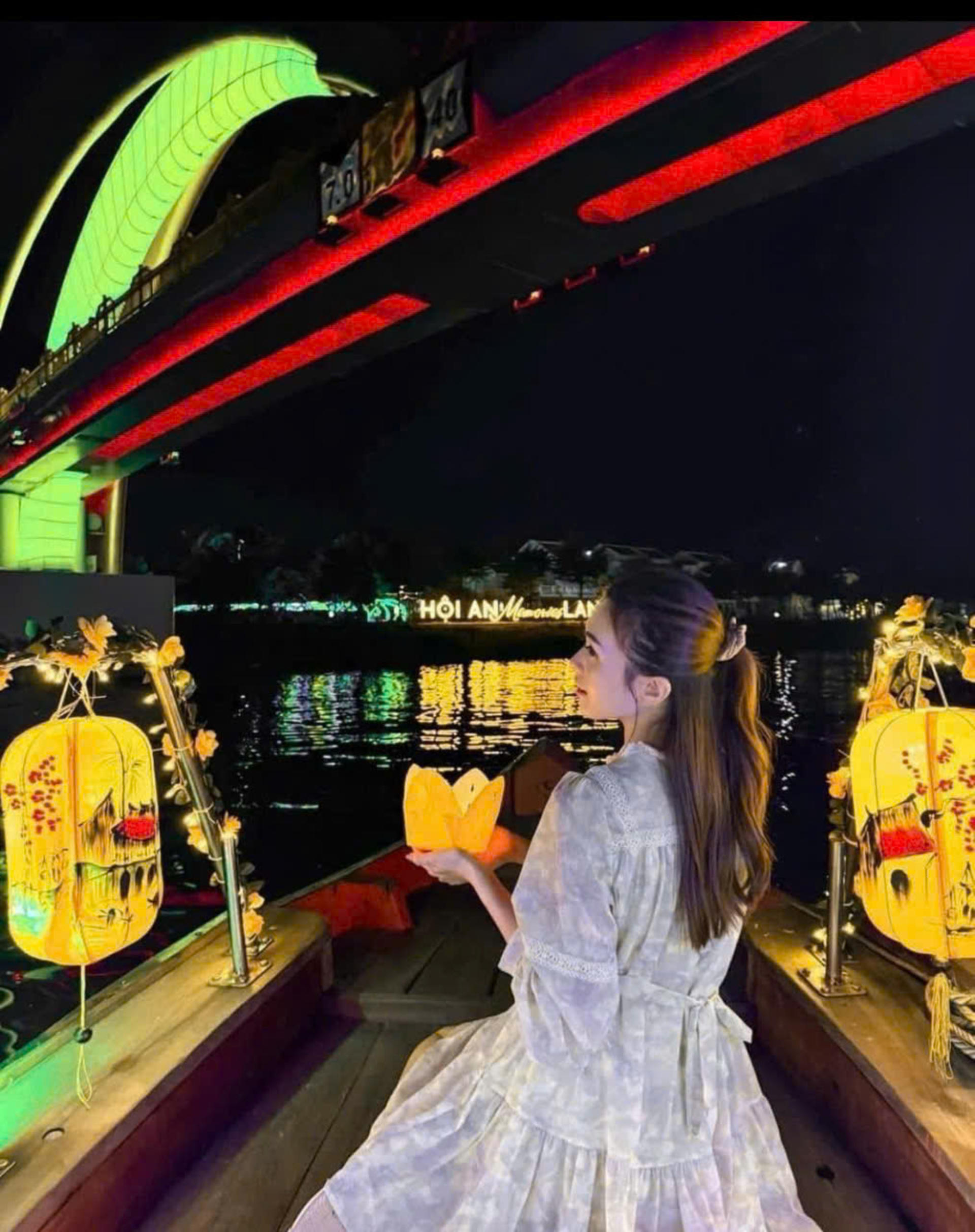 Hoi An: Hoai River Premium Boat Ride & Floating Lantern Experience - Thumbnail 9