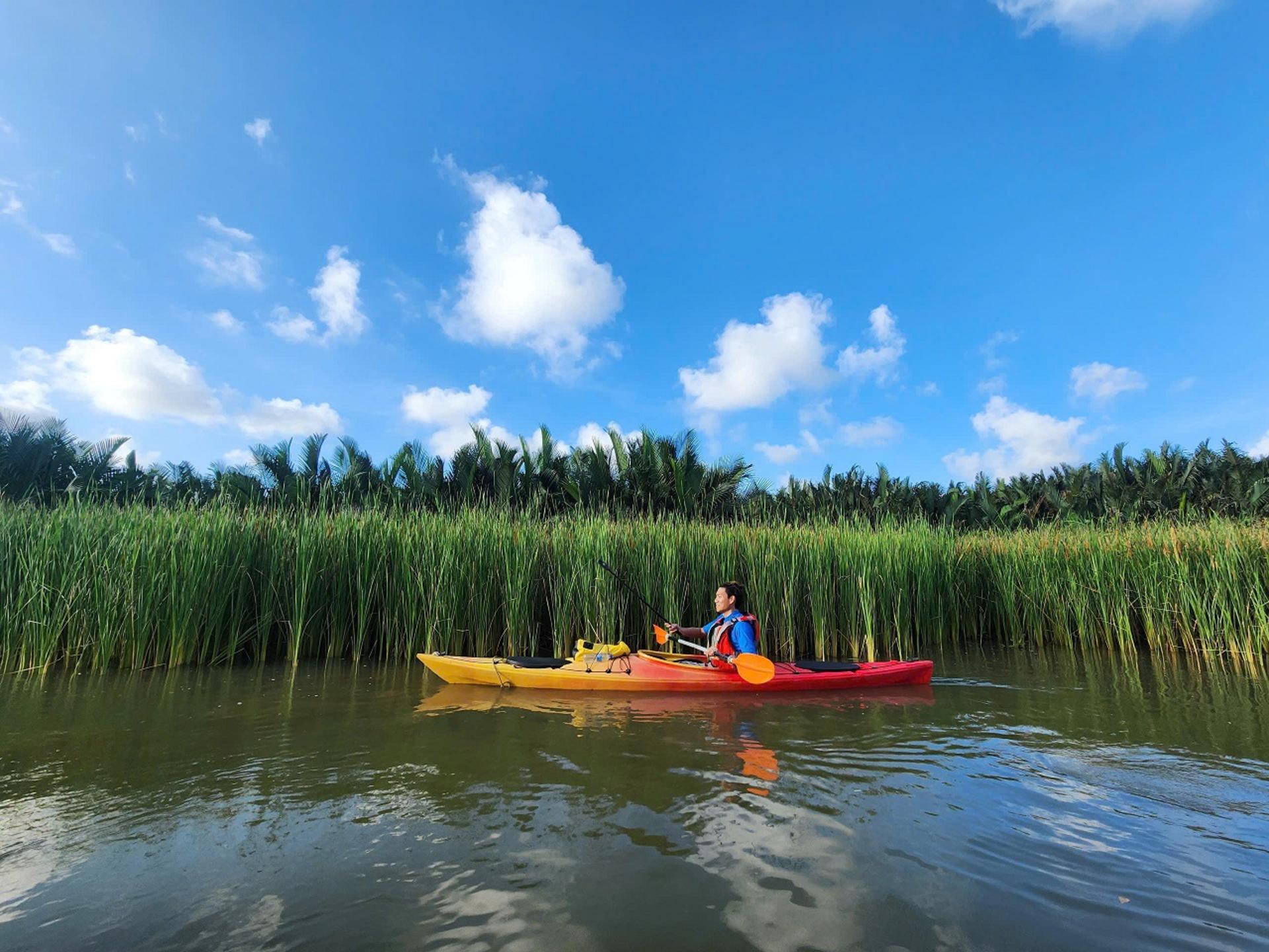 Sunset Kayaking Water Adventure Experience in Hoi An - Thumbnail 8