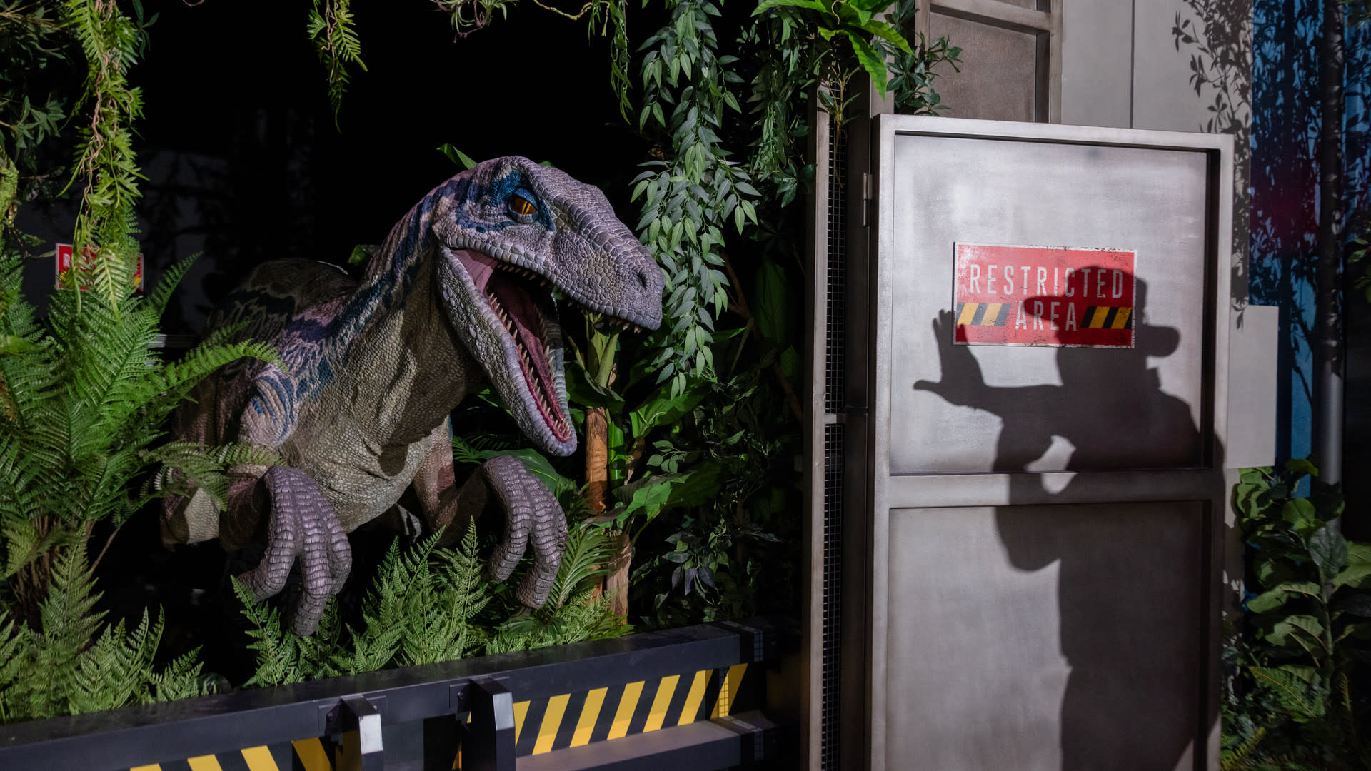 Jurassic World: The Experience Bangkok Ticket in Asiatique The Riverfront - Thumbnail 3