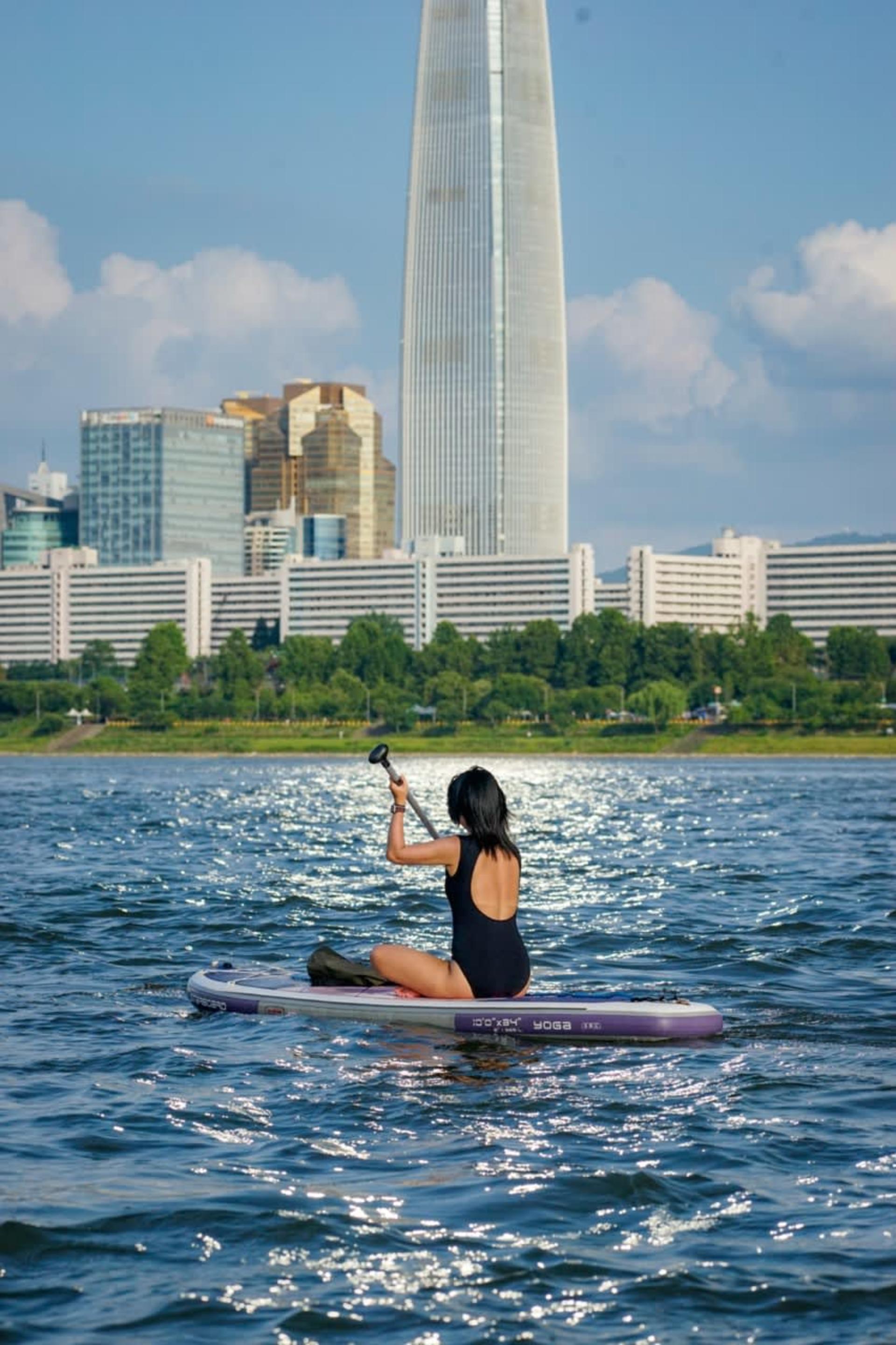 Kayak & Paddleboard Adventure on the Han River in Seoul - Image 1