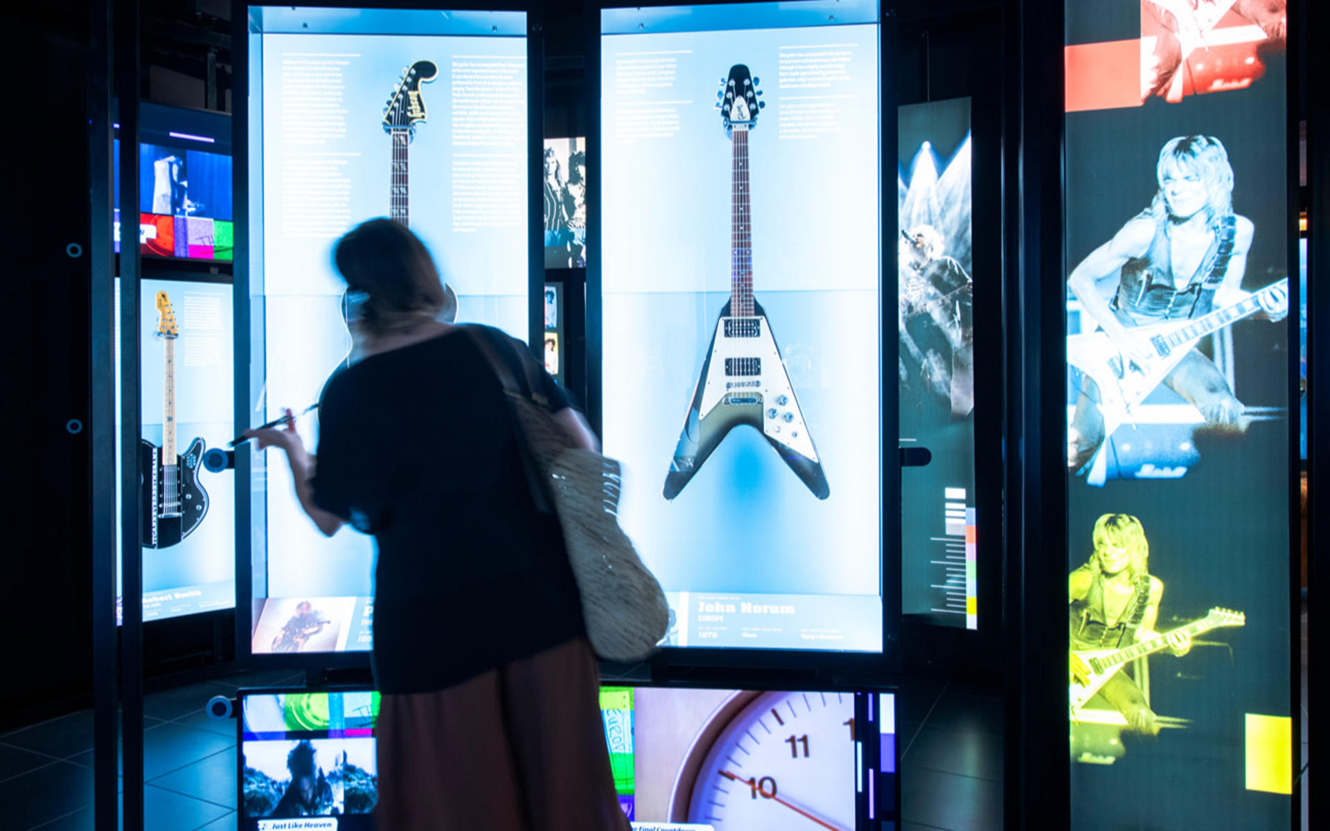 Guitar Legends Hall: Rock Museum in Barcelona - Thumbnail 9
