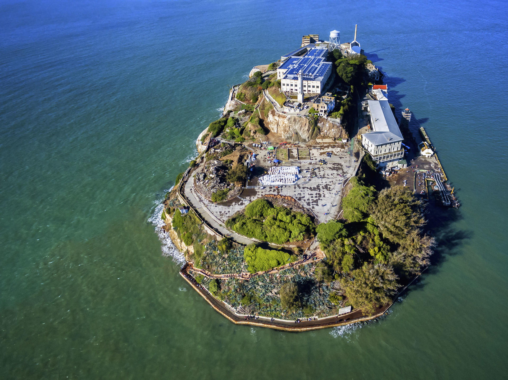 Escape from the Rock Cruise around Alcatraz Island - Thumbnail 5