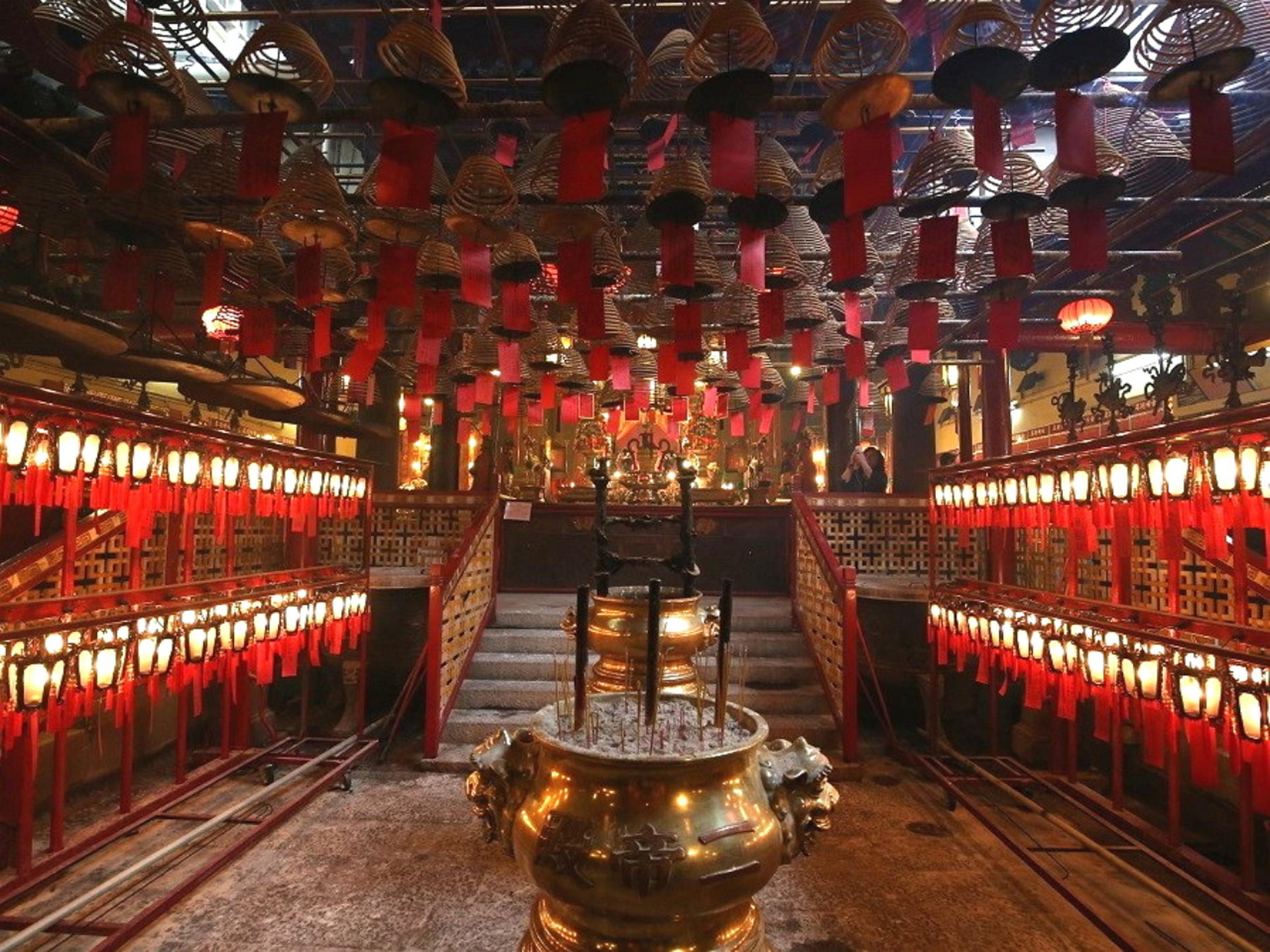 Hong Kong Private Tour by Luxury 7-Seater with Top Guide - Thumbnail 7